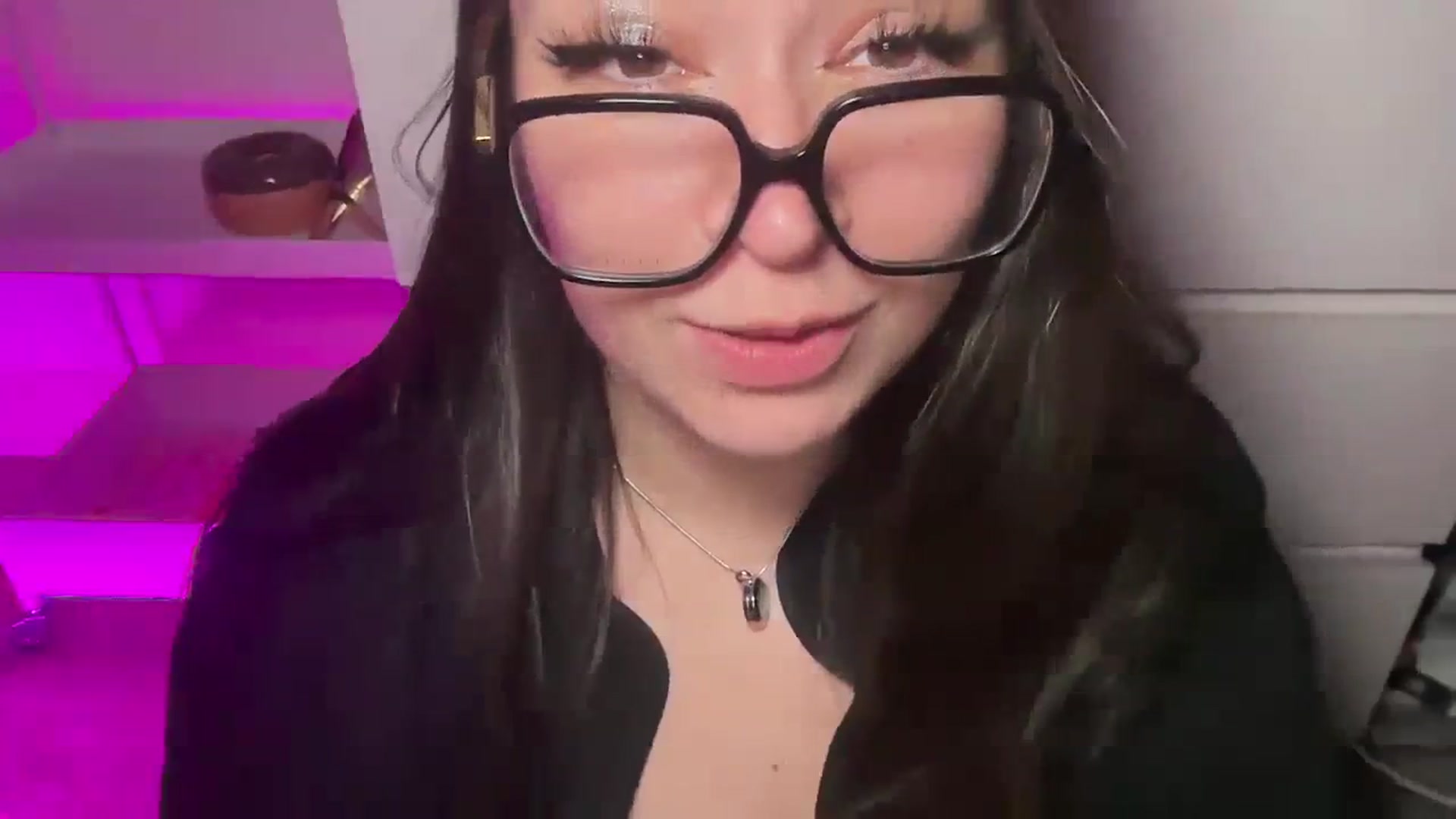 Gallery image thumbnail from Hasymura's myfreecams stream on, 01/01/2024, 22:46 image 11 of 20