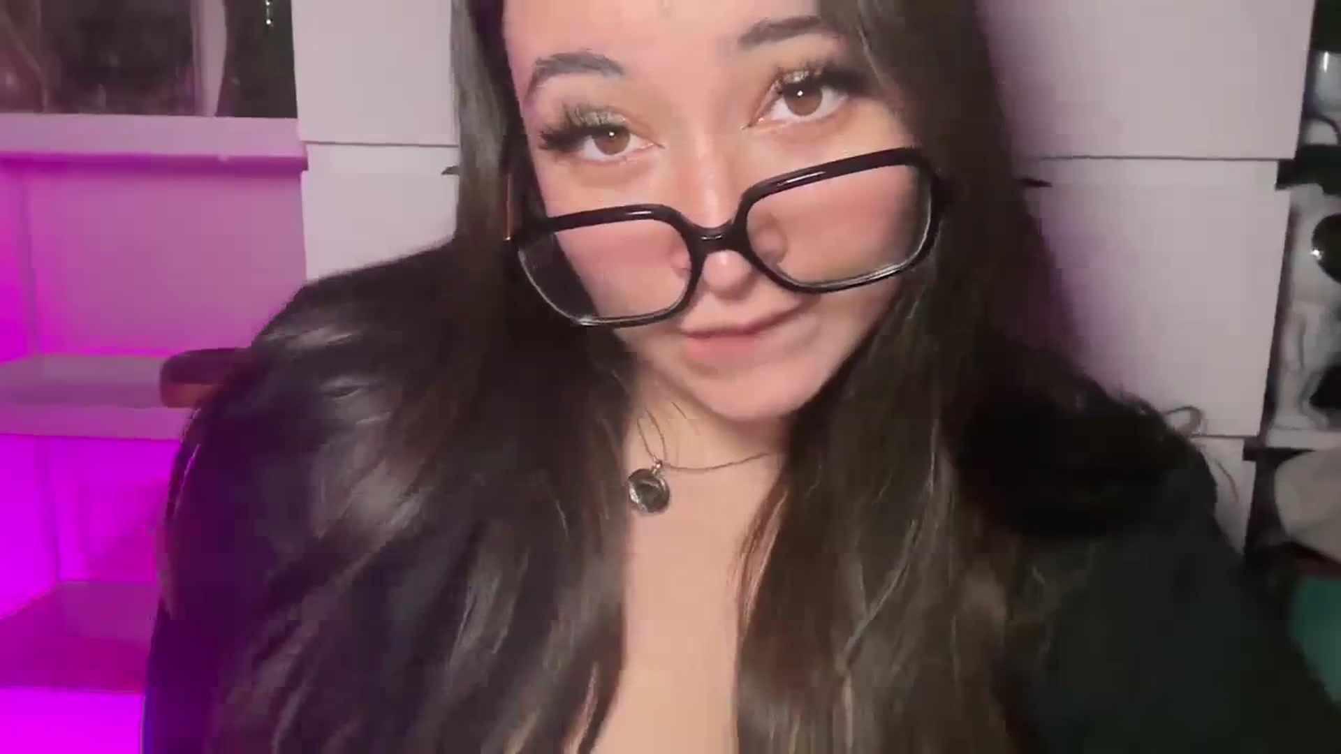 Gallery image thumbnail from Hasymura's myfreecams stream on, 01/01/2024, 23:10 image 12 of 20