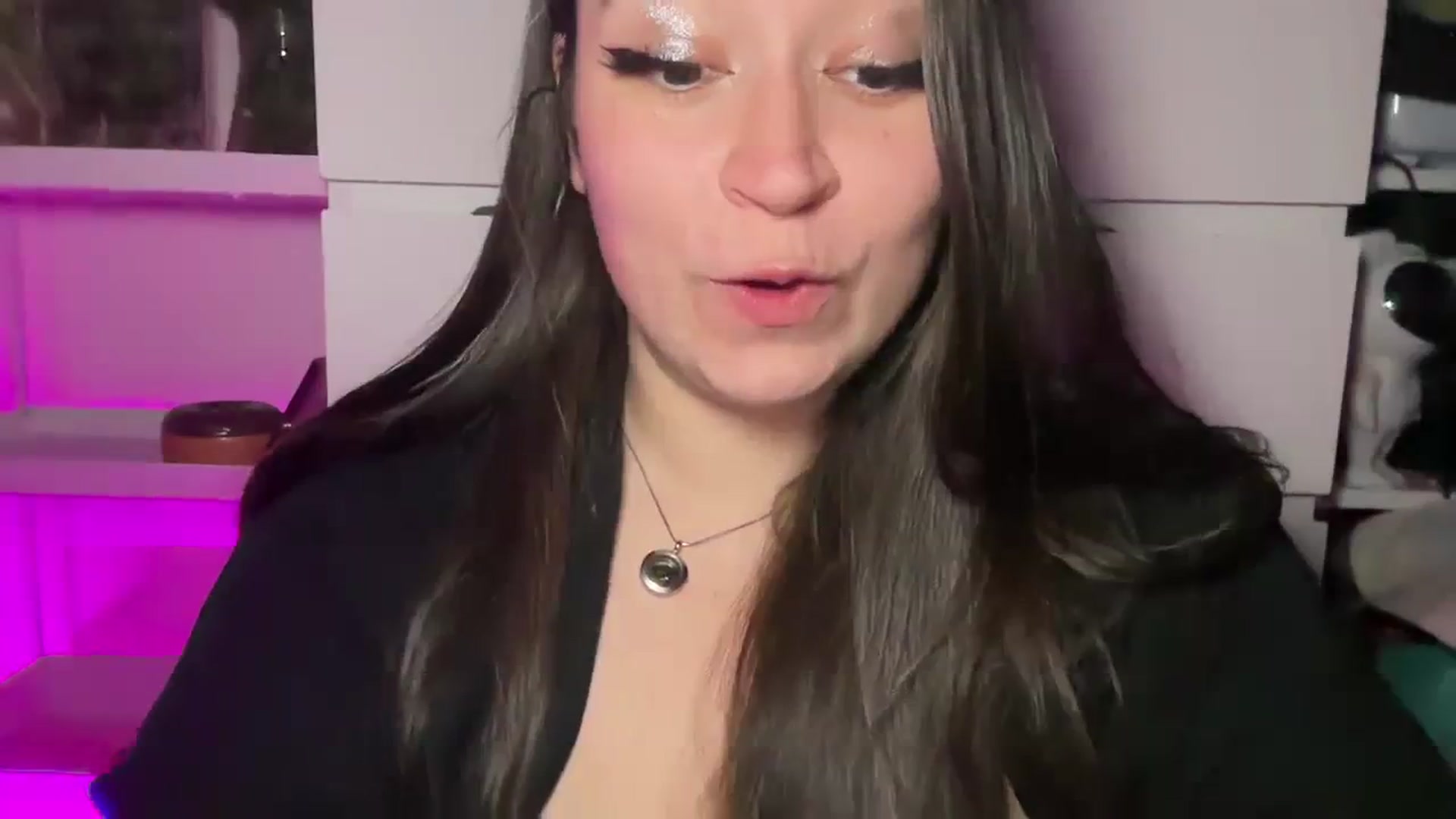 Gallery image thumbnail from Hasymura's myfreecams stream on, 01/01/2024, 23:10 image 14 of 20