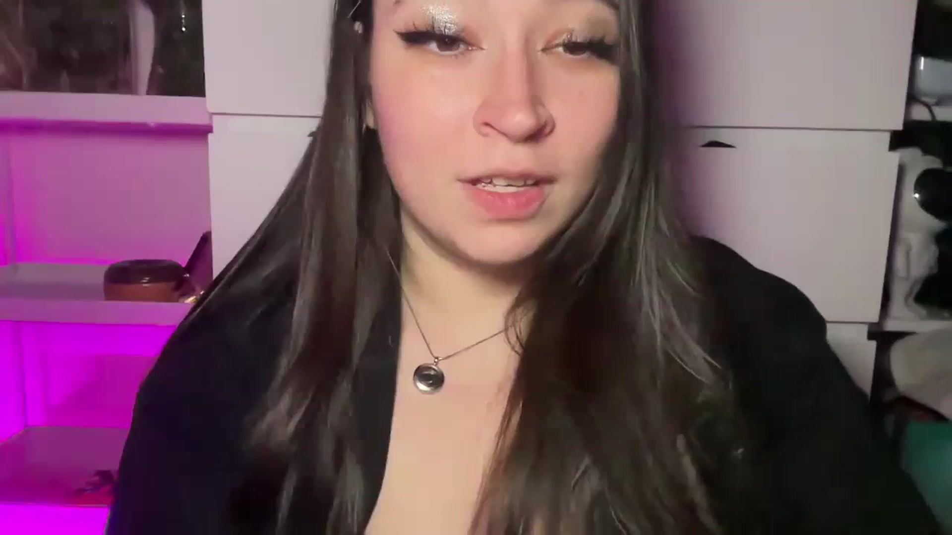 Gallery image thumbnail from Hasymura's myfreecams stream on, 01/01/2024, 23:10 image 15 of 20