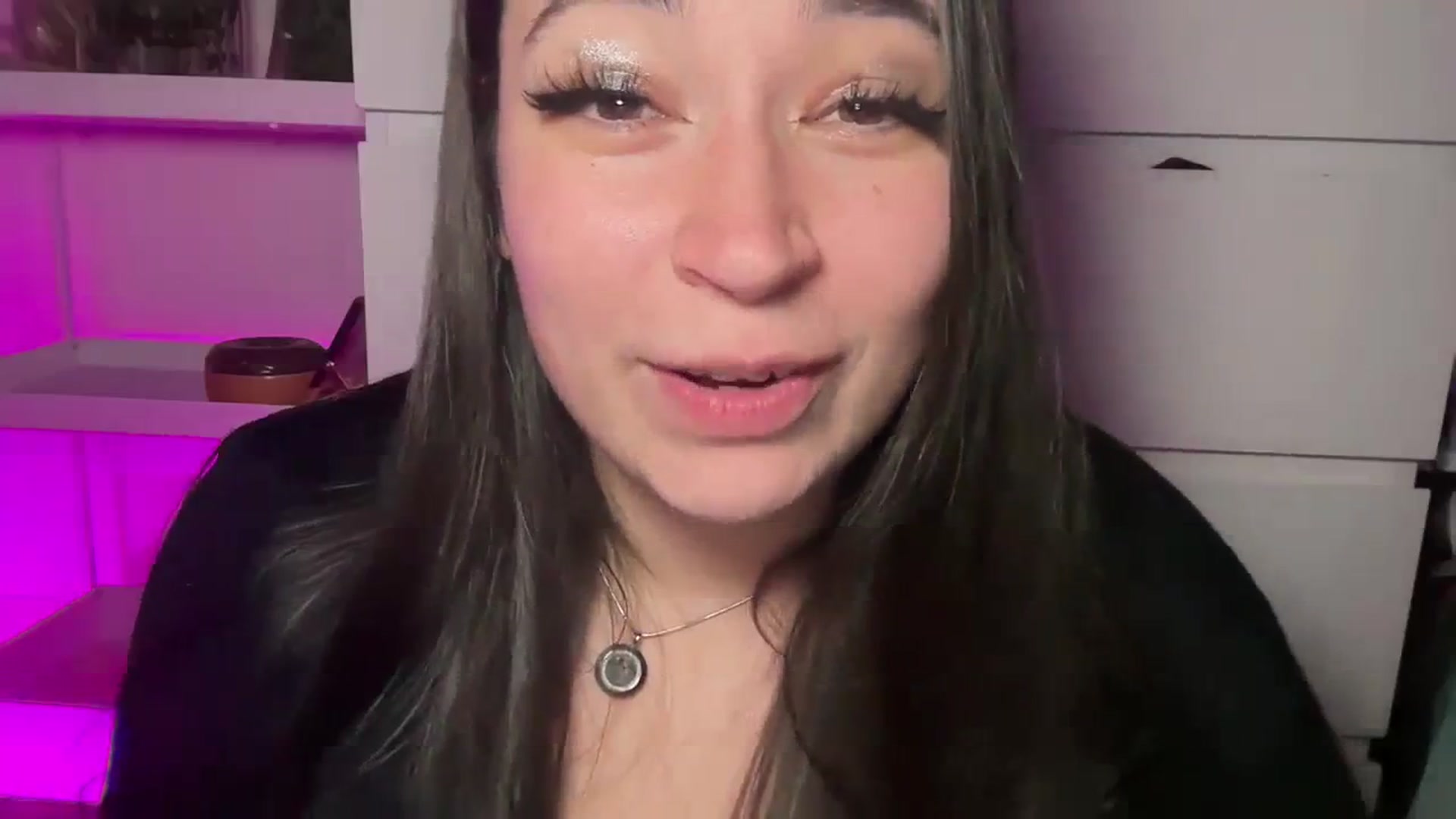 Gallery image thumbnail from Hasymura's myfreecams stream on, 01/01/2024, 23:10 image 18 of 20