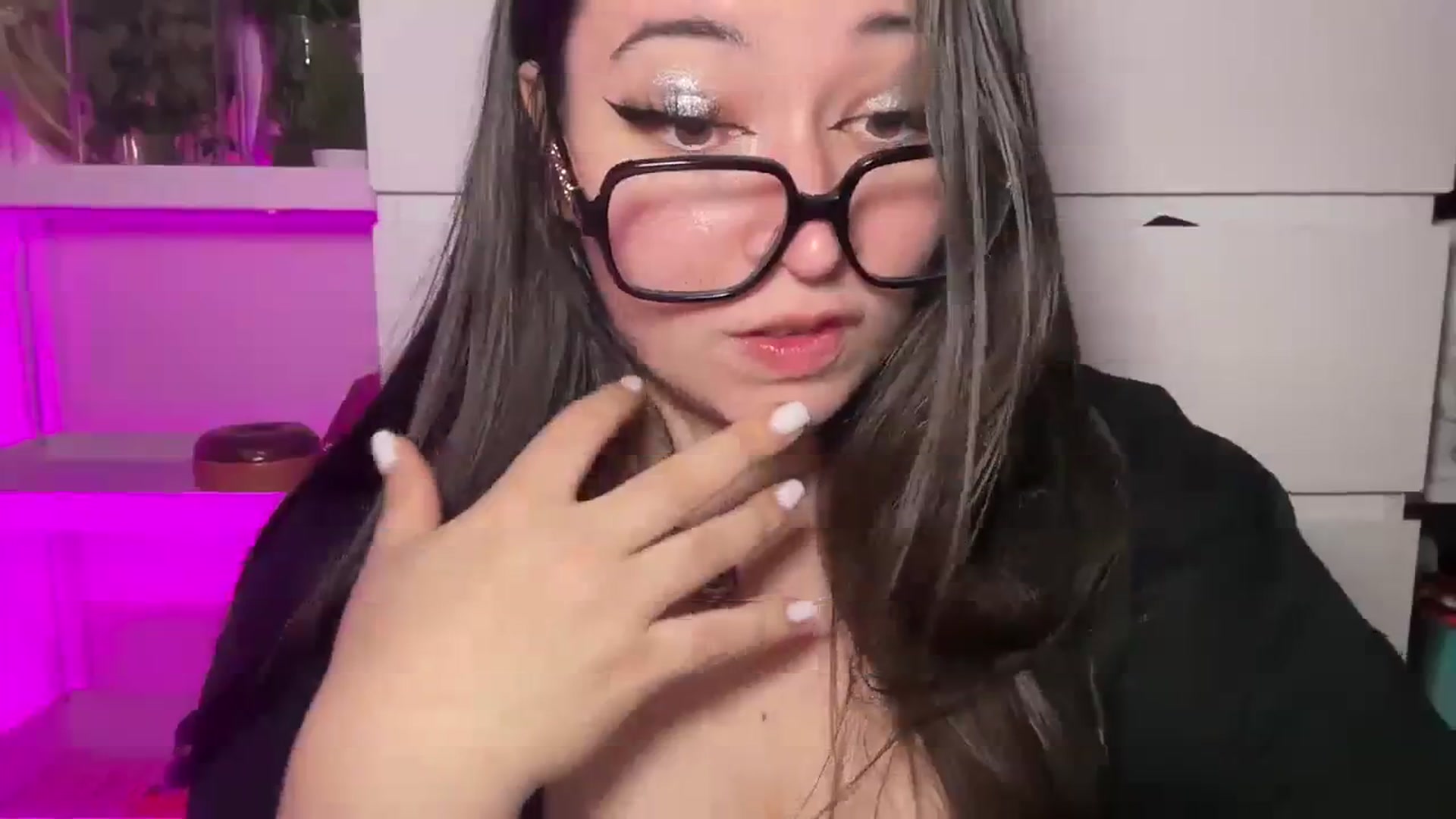 Gallery image thumbnail from Hasymura's myfreecams stream on, 01/02/2024, 21:31 image 5 of 20