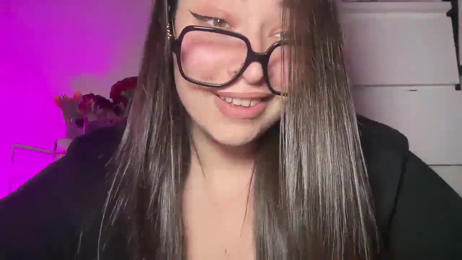 Gallery image thumbnail from Hasymura's myfreecams stream on, 01/13/2024, 23:58 image 10 of 20