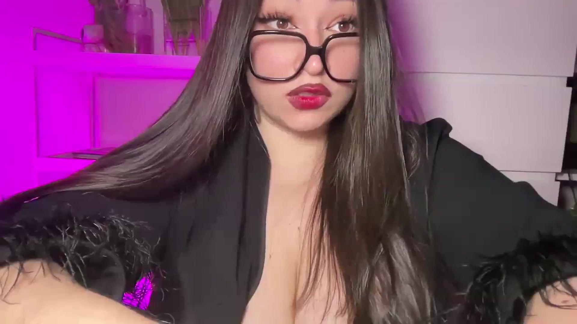 Gallery image thumbnail from Hasymura's myfreecams stream on, 01/19/2024, 22:09 image 11 of 20