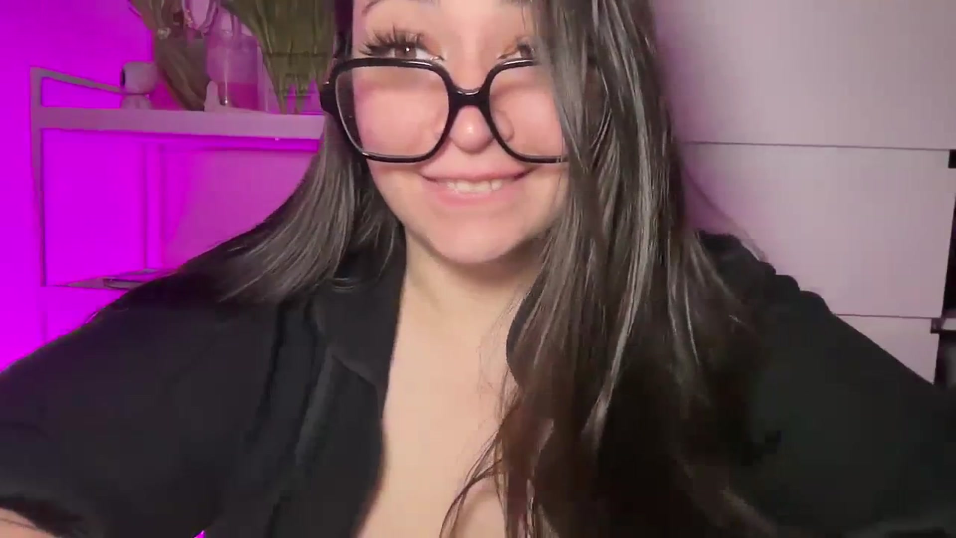 Gallery image thumbnail from Hasymura's myfreecams stream on, 01/24/2024, 24:37 image 19 of 20
