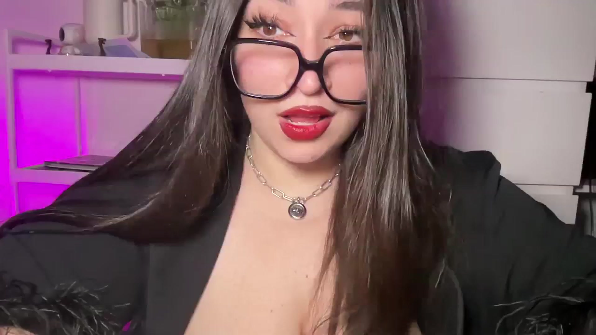 Gallery image thumbnail from Hasymura's myfreecams stream on, 01/29/2024, 24:01 image 1 of 20