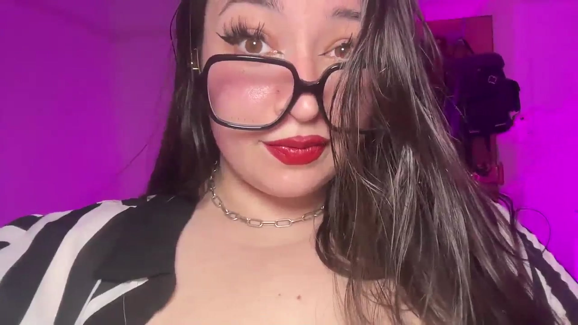 Gallery image thumbnail from Hasymura's myfreecams stream on, 02/12/2024, 23:19 image 17 of 20