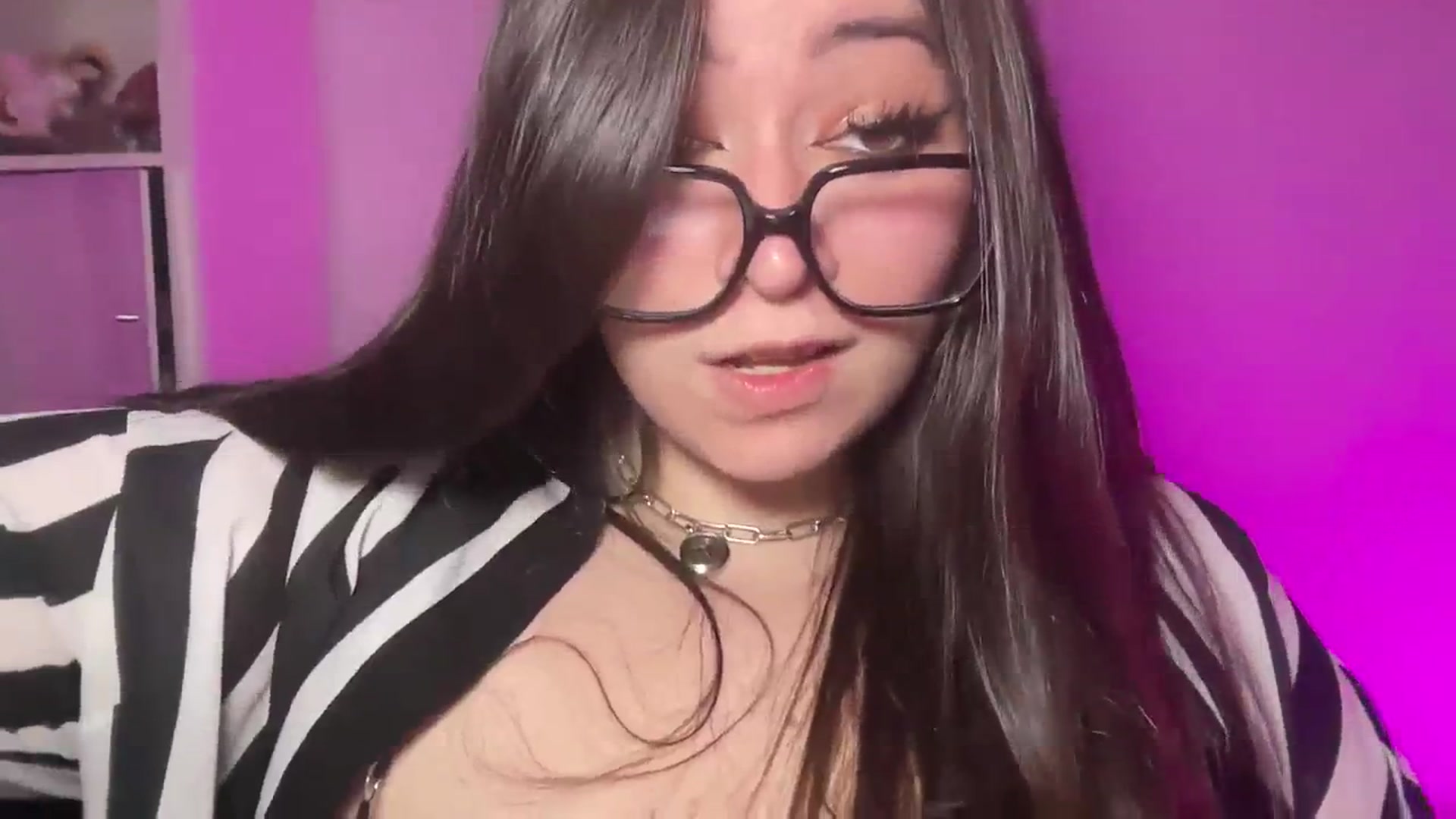 Gallery image thumbnail from Hasymura's myfreecams stream on, 02/22/2024, 19:33 image 18 of 20