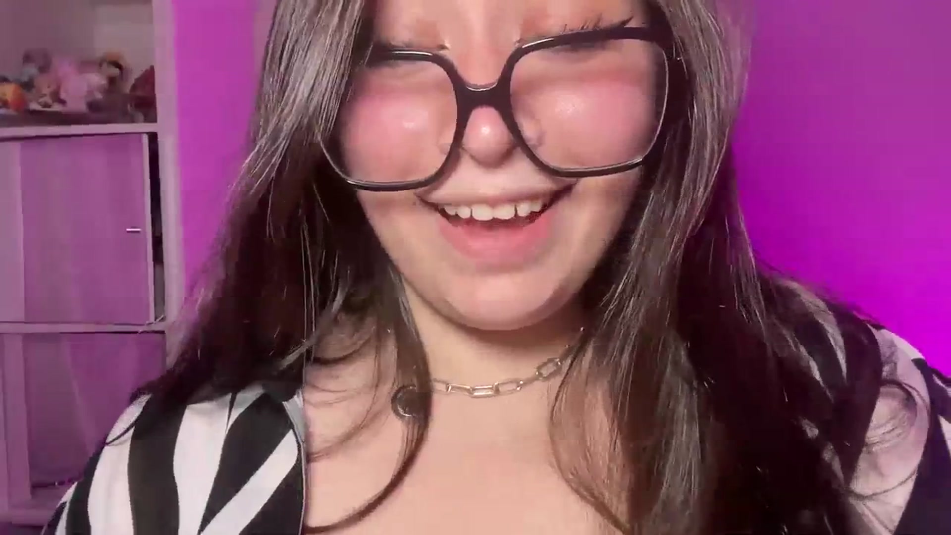 Gallery image thumbnail from Hasymura's myfreecams stream on, 02/22/2024, 19:33 image 3 of 20