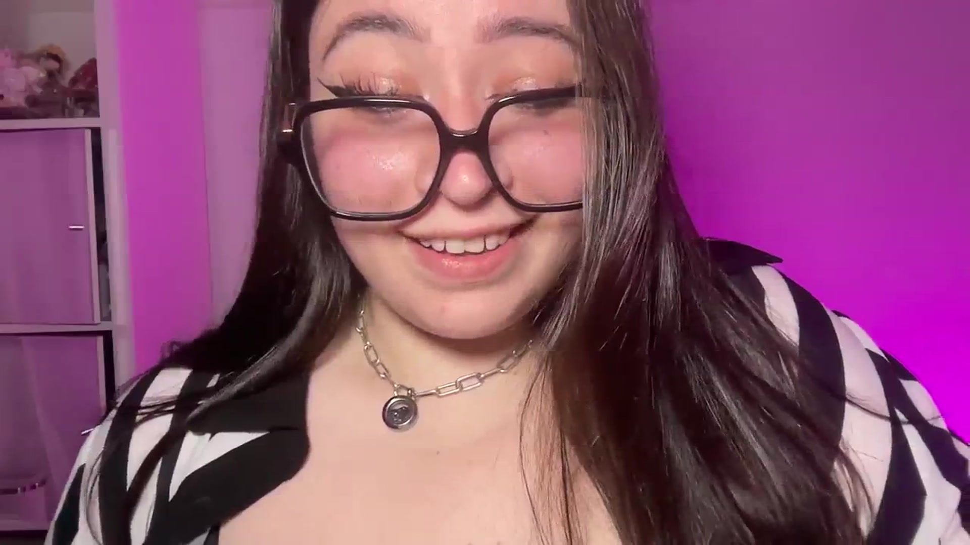 Gallery image thumbnail from Hasymura's myfreecams stream on, 02/22/2024, 20:02 image 14 of 20