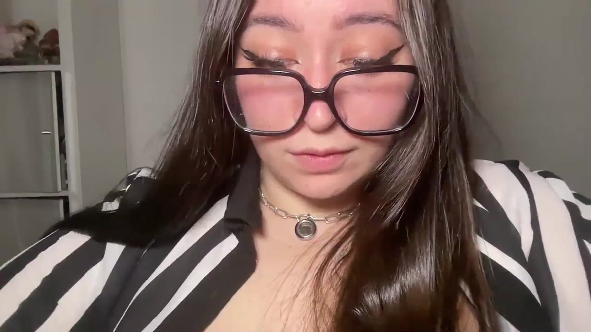 Gallery image thumbnail from Hasymura's myfreecams stream on, 02/22/2024, 21:03 image 7 of 20