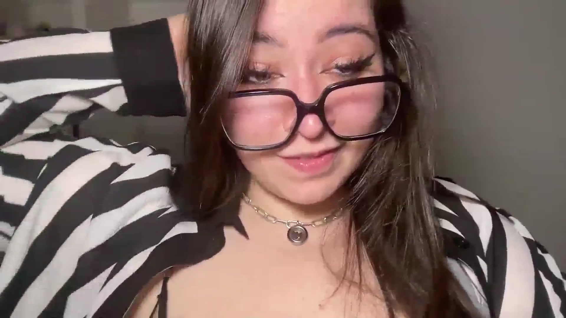 Gallery image thumbnail from Hasymura's myfreecams stream on, 02/22/2024, 21:03 image 15 of 20