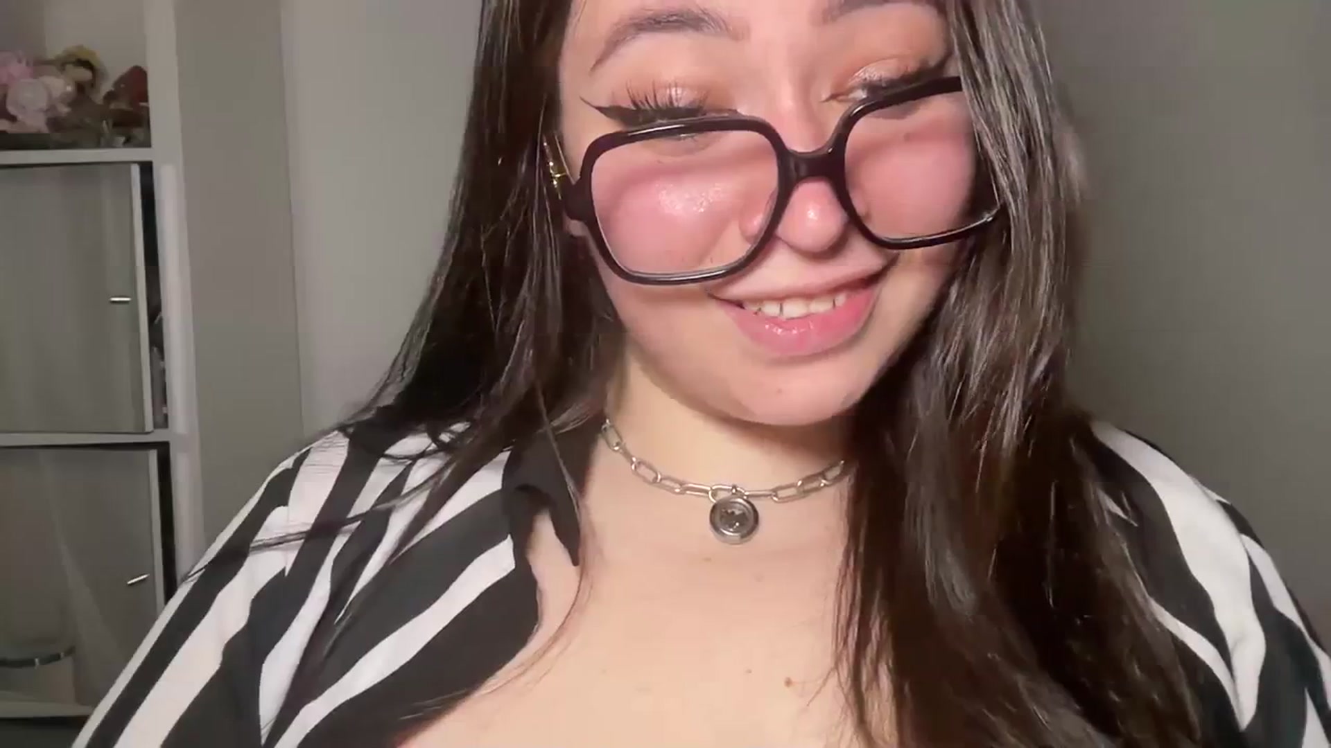 Gallery image thumbnail from Hasymura's myfreecams stream on, 02/22/2024, 21:03 image 9 of 20