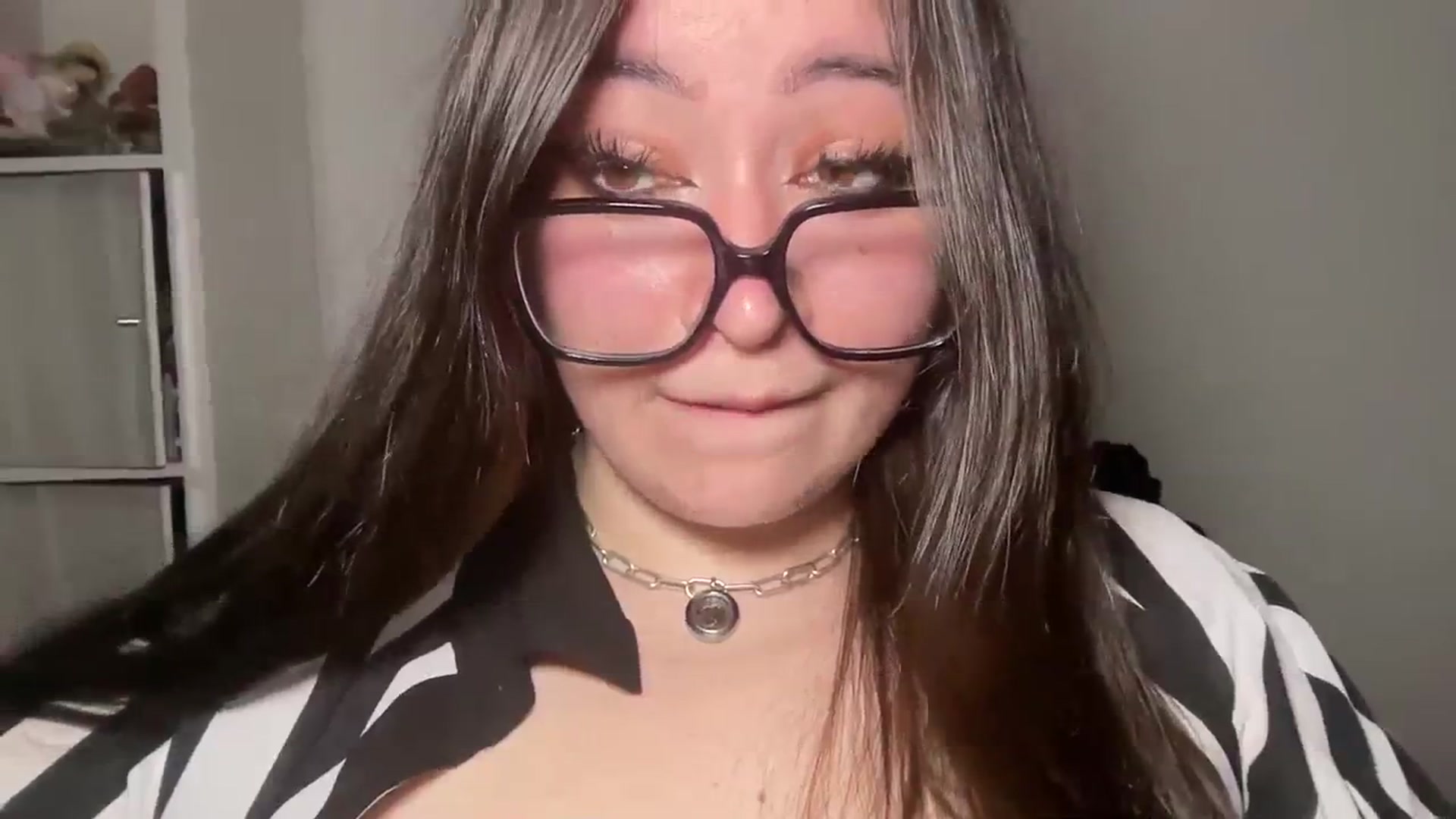 Gallery image thumbnail from Hasymura's myfreecams stream on, 02/22/2024, 21:03 image 6 of 20