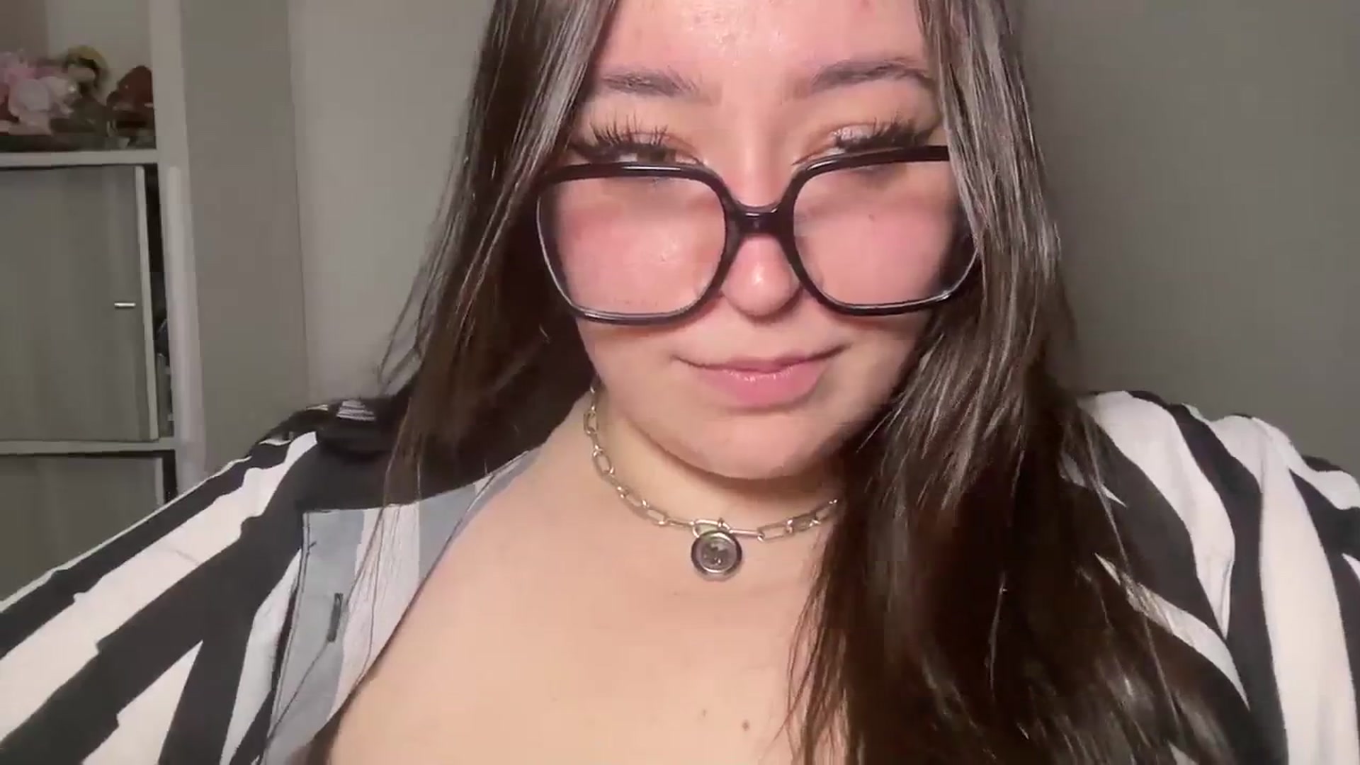 Gallery image thumbnail from Hasymura's myfreecams stream on, 02/22/2024, 21:03 image 8 of 20