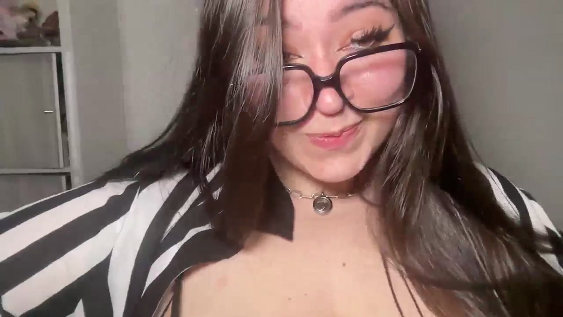 Gallery image thumbnail from Hasymura's myfreecams stream on, 02/22/2024, 21:03 image 3 of 20