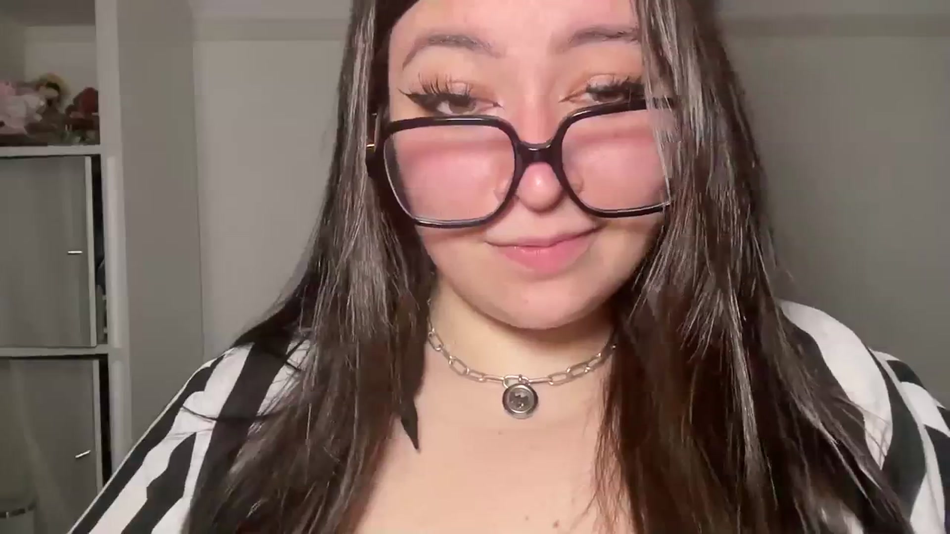 Gallery image thumbnail from Hasymura's myfreecams stream on, 02/22/2024, 21:03 image 11 of 20