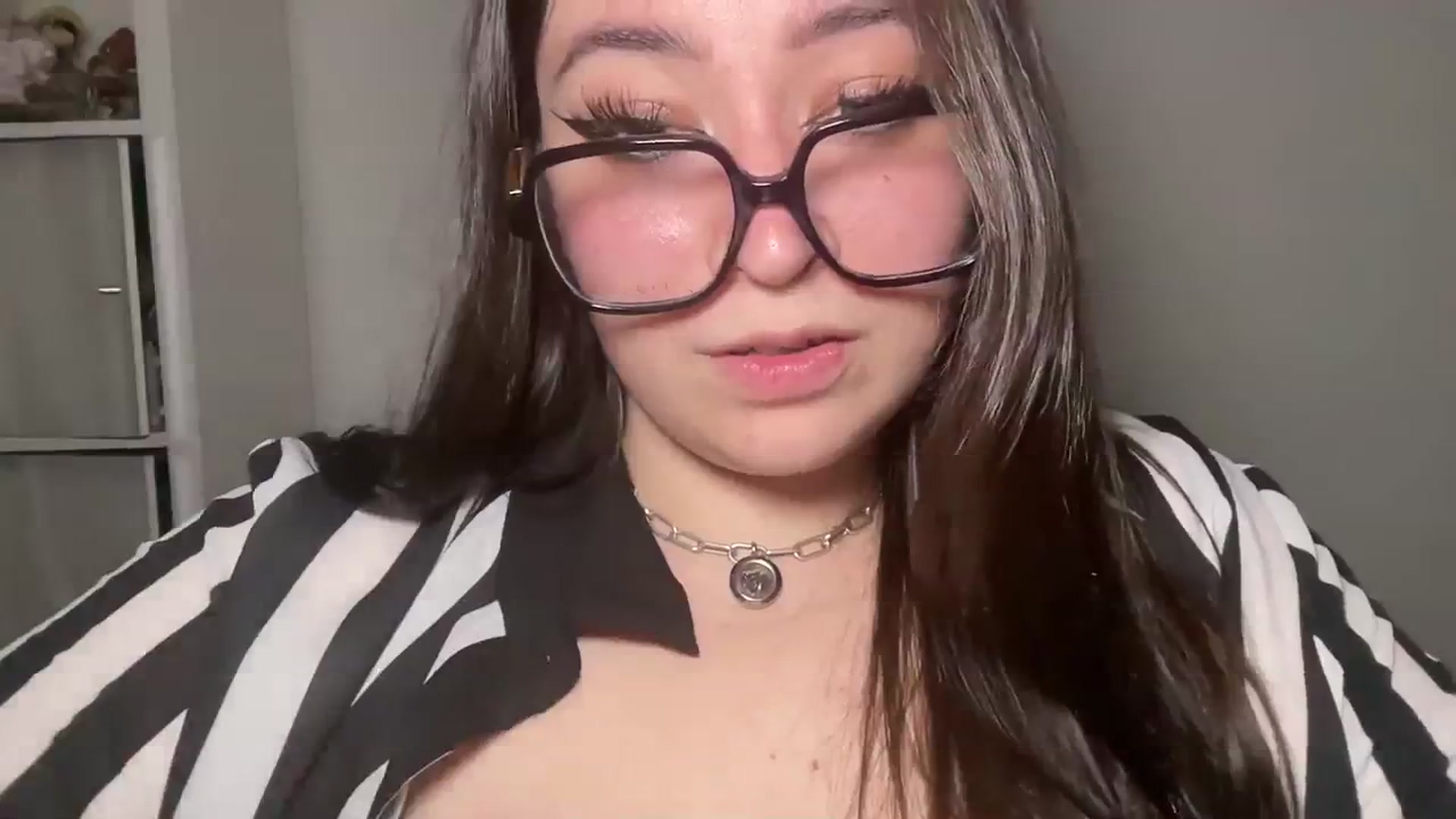 Gallery image thumbnail from Hasymura's myfreecams stream on, 02/22/2024, 21:03 image 5 of 20