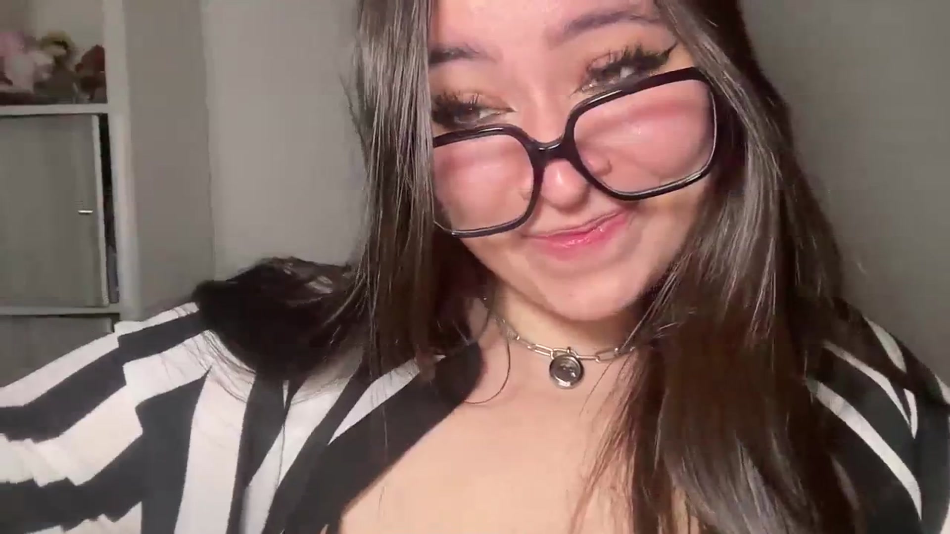 Gallery image thumbnail from Hasymura's myfreecams stream on, 02/23/2024, 01:02 image 19 of 20
