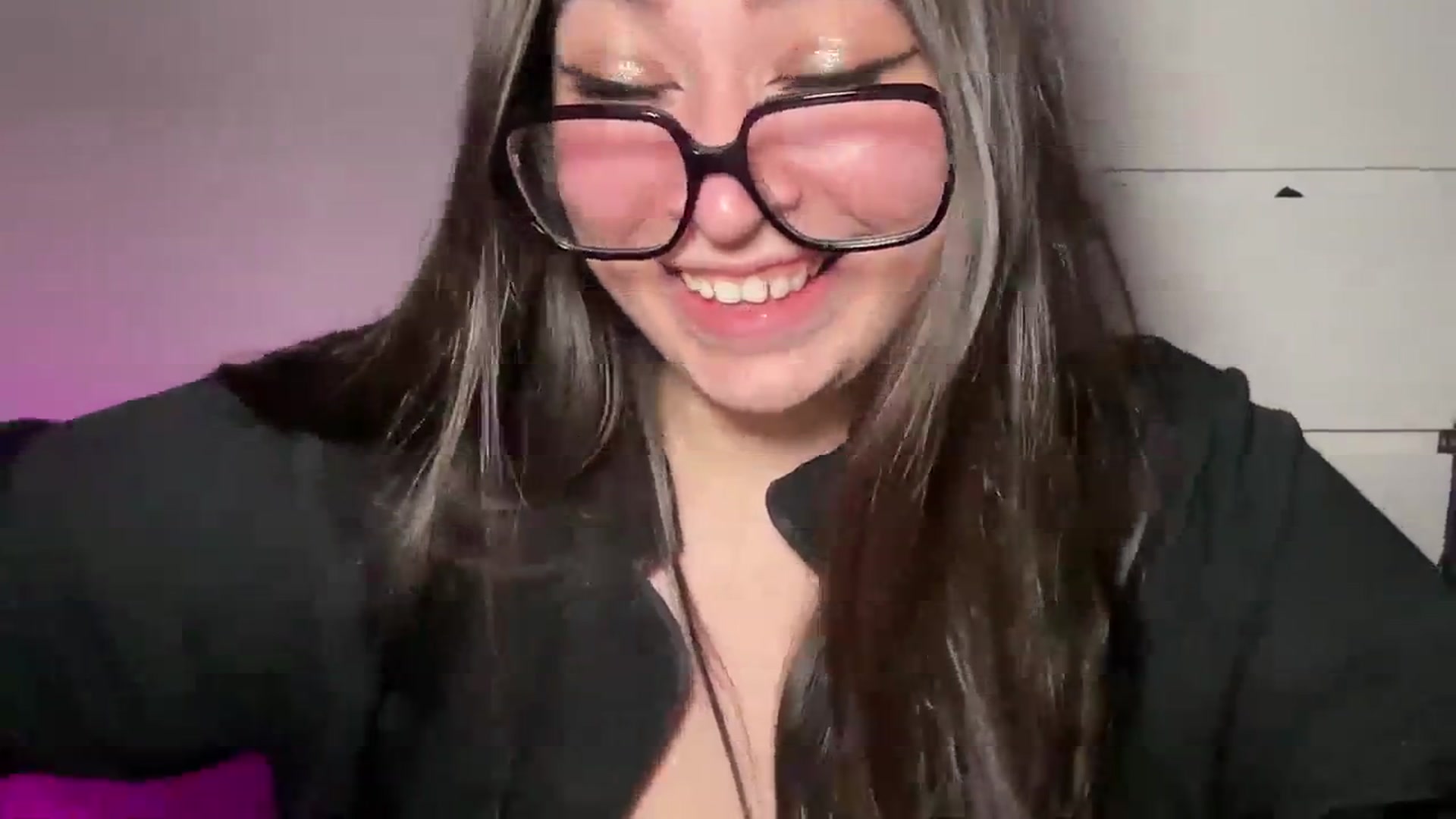 Gallery image thumbnail from Hasymura's myfreecams stream on, 03/06/2024, 24:33 image 3 of 20