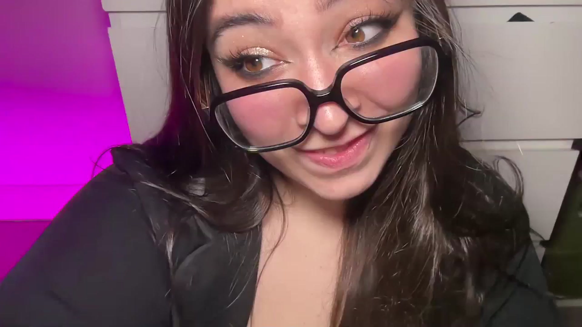 Gallery image thumbnail from Hasymura's myfreecams stream on, 03/06/2024, 23:50 image 14 of 20