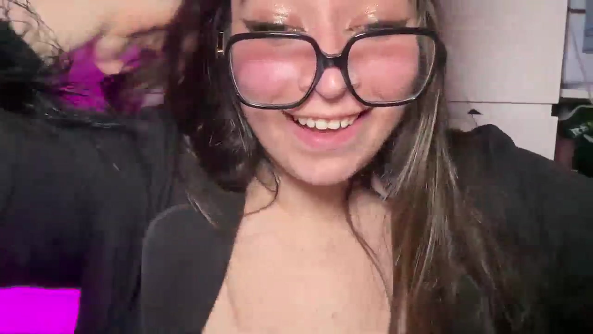 Gallery image thumbnail from Hasymura's myfreecams stream on, 03/06/2024, 23:50 image 13 of 20