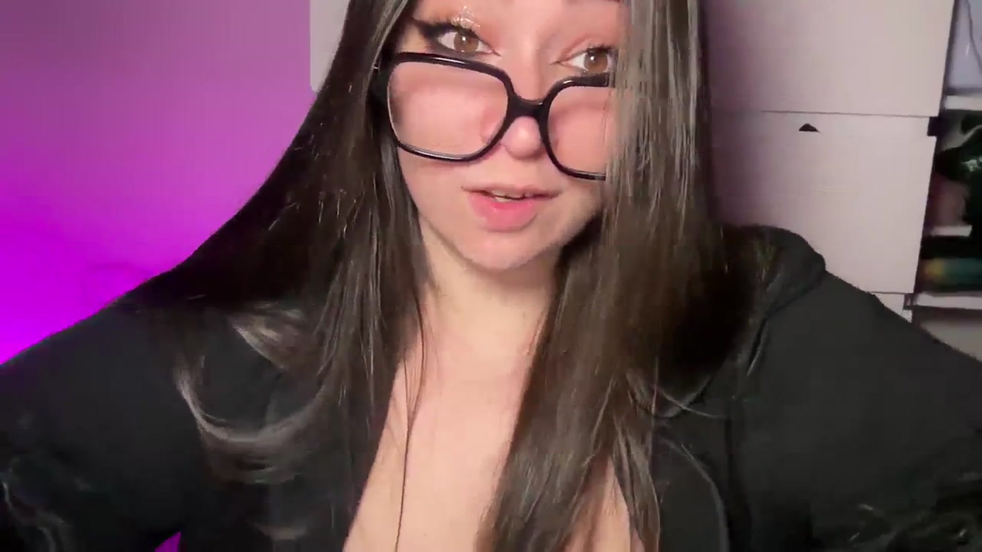 Gallery image thumbnail from Hasymura's myfreecams stream on, 03/07/2024, 02:26 image 4 of 20