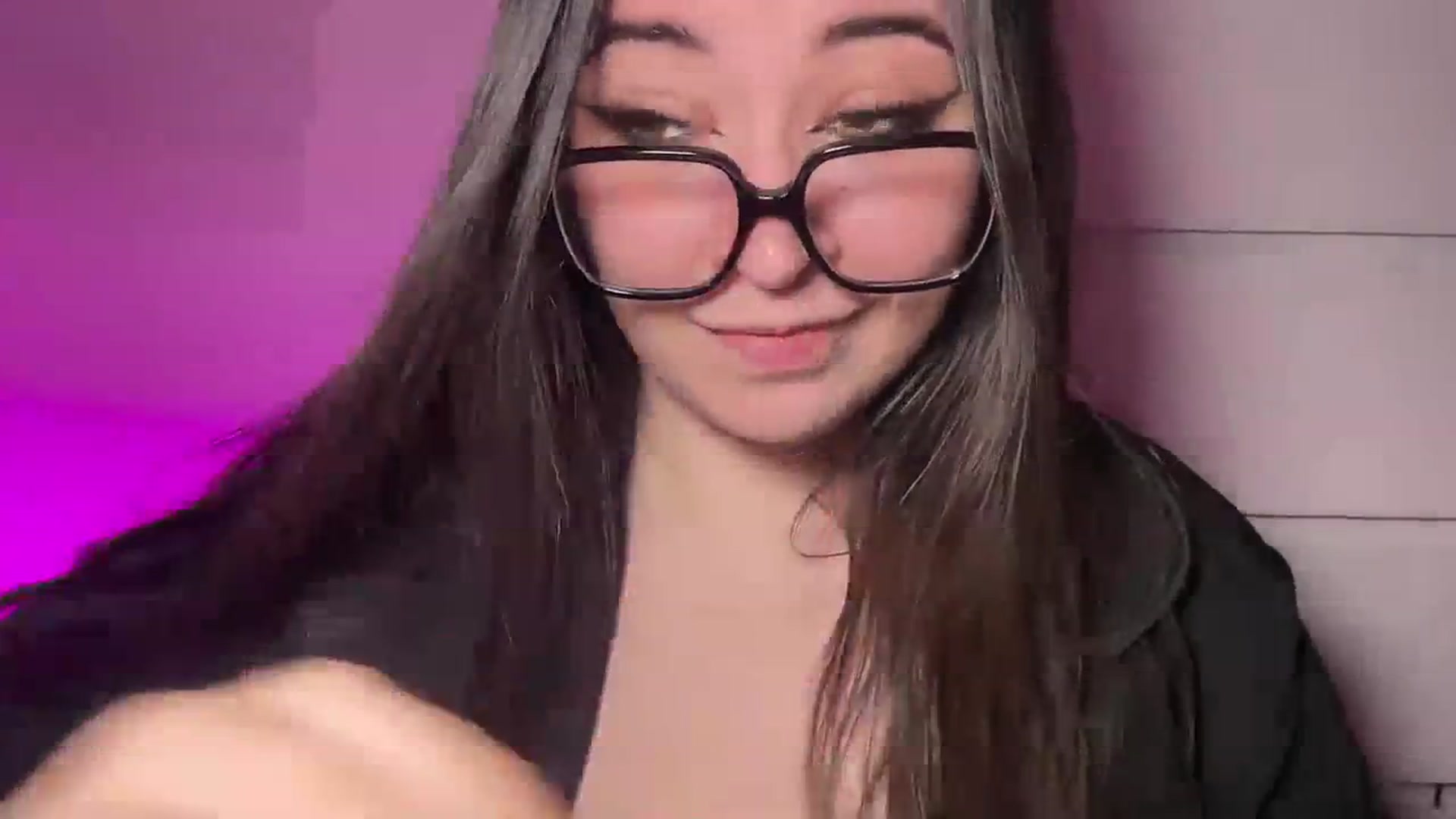 Gallery image thumbnail from Hasymura's myfreecams stream on, 03/08/2024, 23:46 image 3 of 20