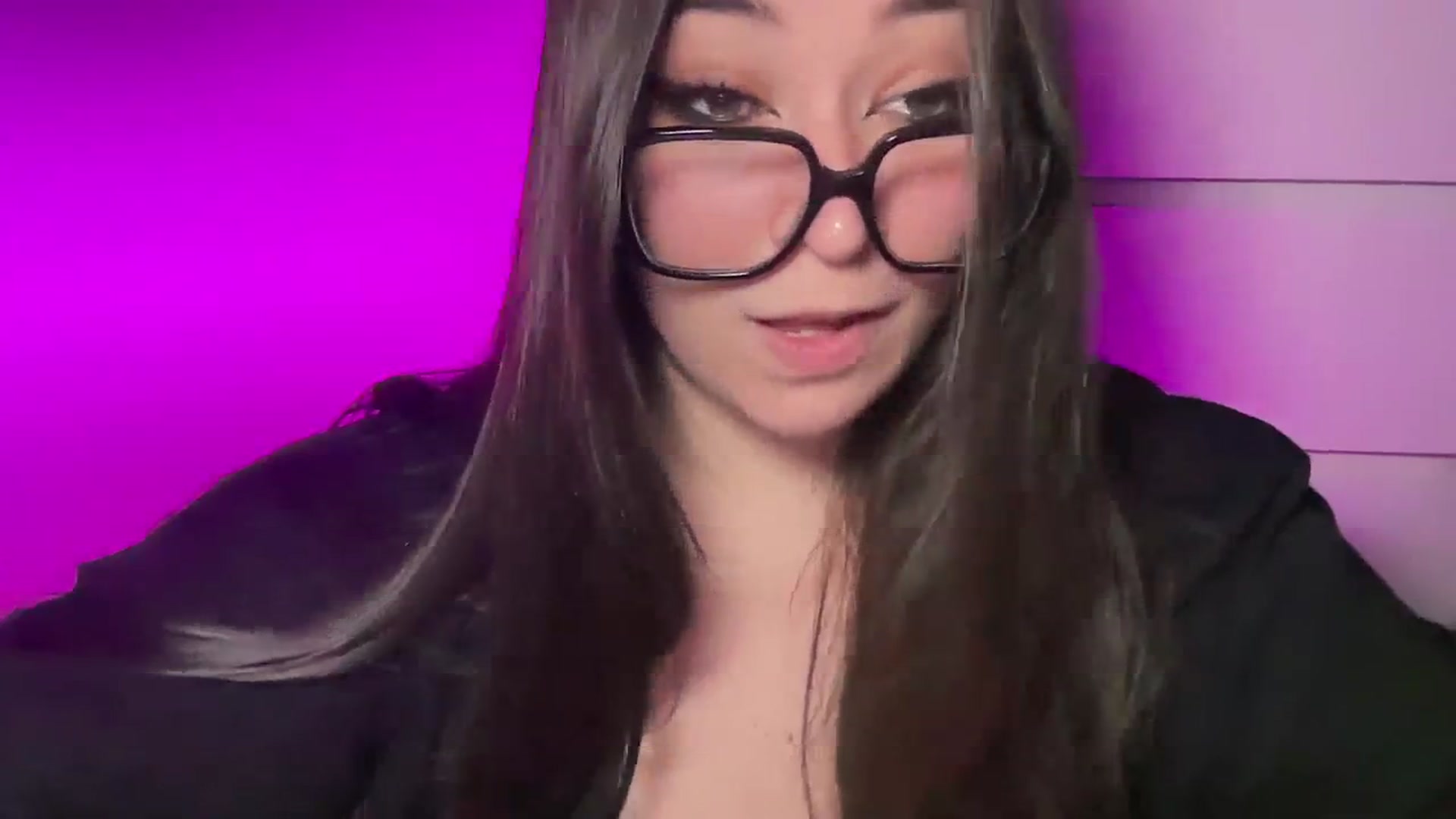 Gallery image thumbnail from Hasymura's myfreecams stream on, 03/10/2024, 22:22 image 4 of 20