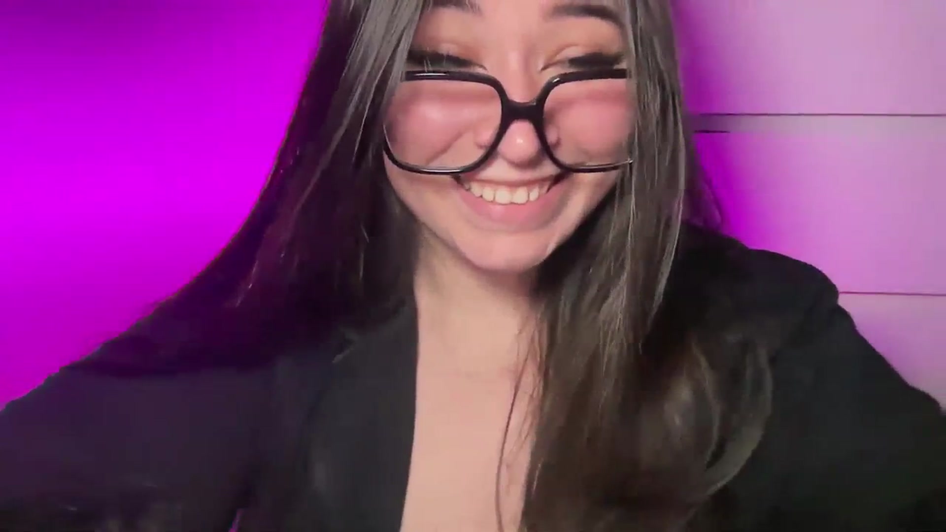 Gallery image thumbnail from Hasymura's myfreecams stream on, 03/10/2024, 22:22 image 5 of 20