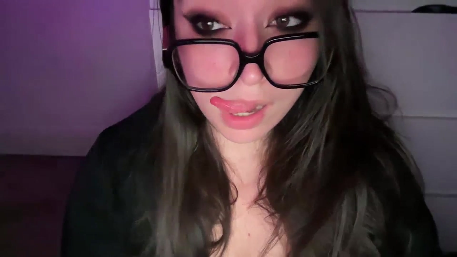 Gallery image thumbnail from Hasymura's myfreecams stream on, 03/22/2024, 22:45 image 8 of 20