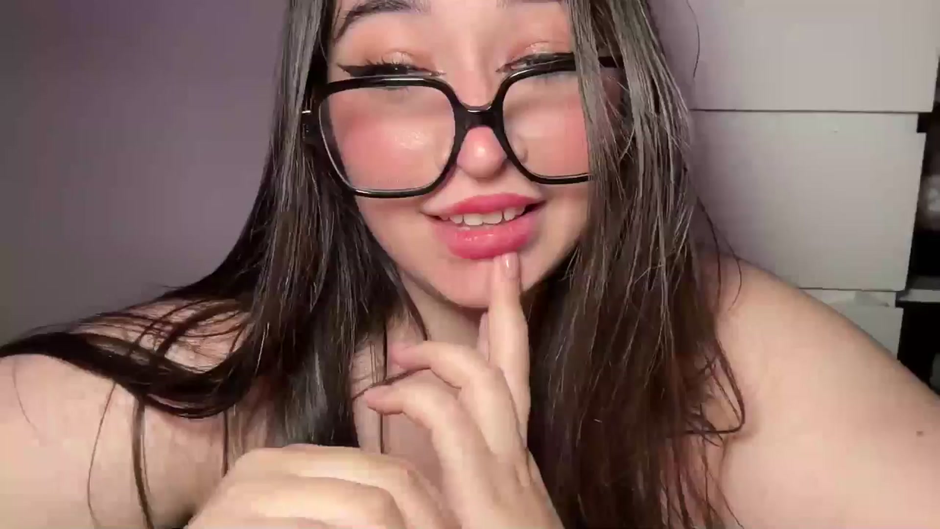 Gallery image thumbnail from Hasymura's myfreecams stream on, 04/25/2024, 21:41 image 11 of 20