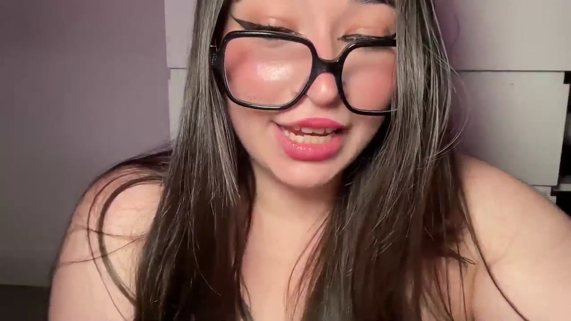 Gallery image thumbnail from Hasymura's myfreecams stream on, 04/25/2024, 21:41 image 9 of 20
