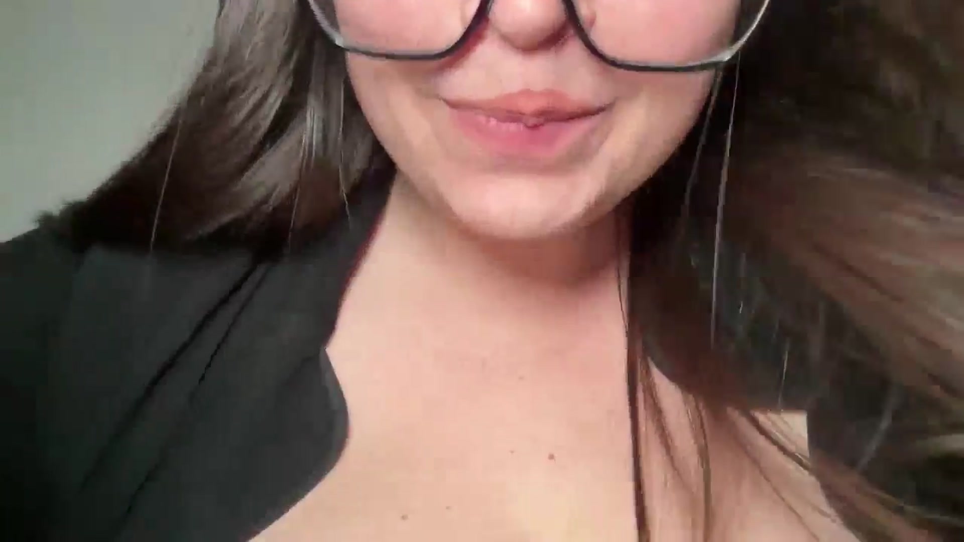 Gallery image thumbnail from Hasymura's myfreecams stream on, 04/29/2024, 22:46 image 10 of 20