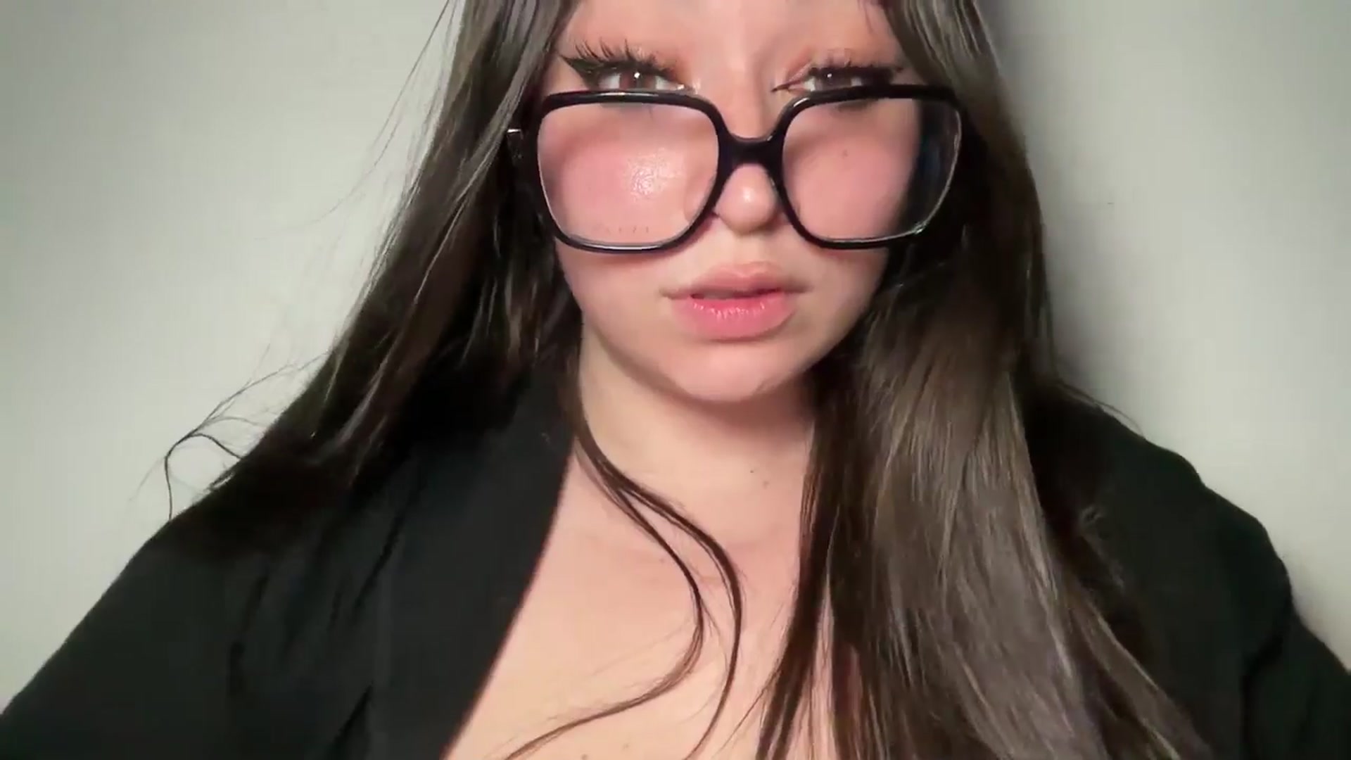 Gallery image thumbnail from Hasymura's myfreecams stream on, 05/03/2024, 24:02 image 20 of 20