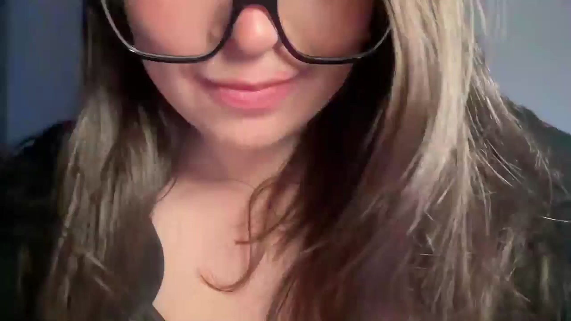 Gallery image thumbnail from Hasymura's myfreecams stream on, 05/08/2024, 24:51 image 8 of 20