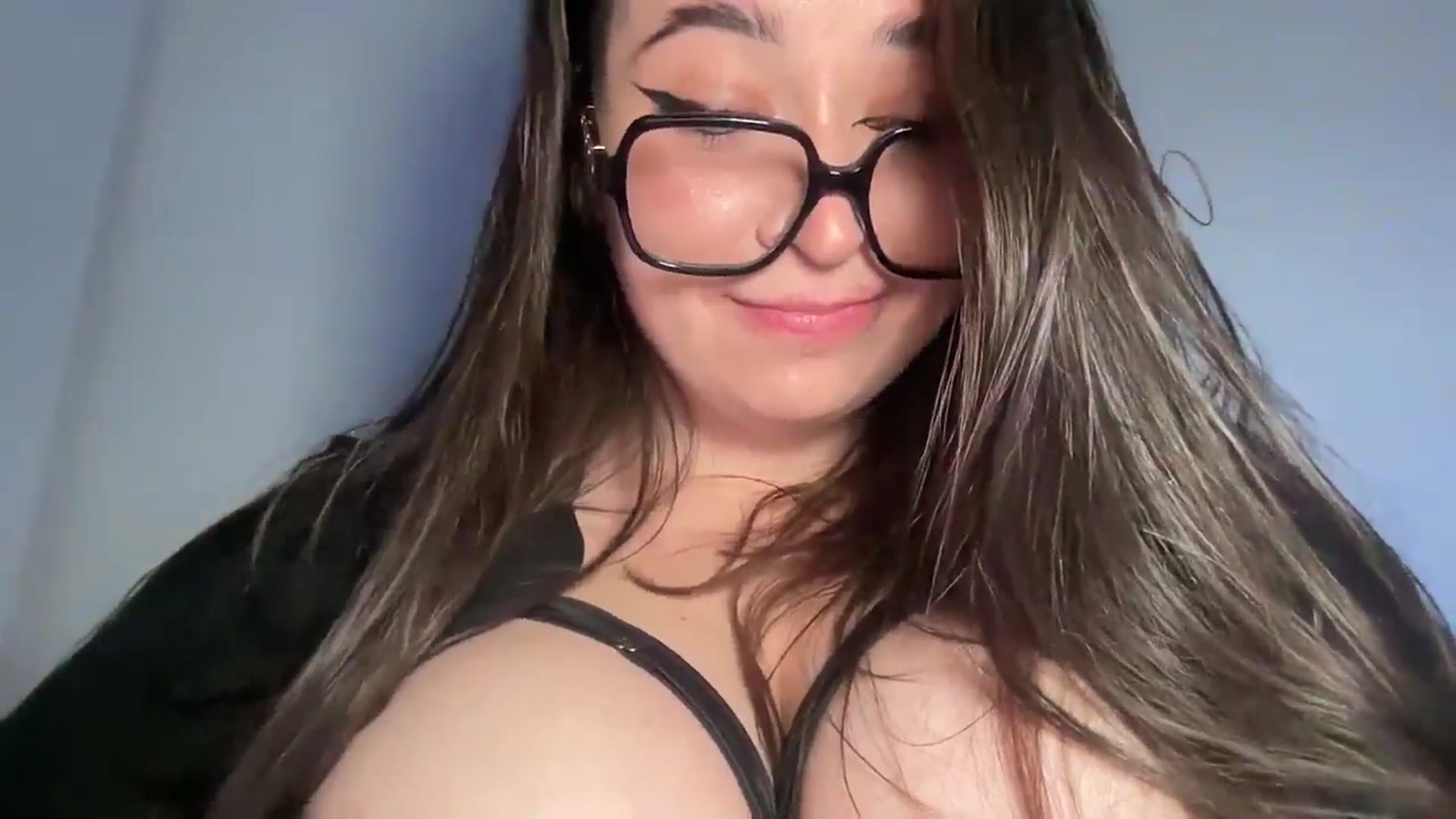 Gallery image thumbnail from Hasymura's myfreecams stream on, 05/08/2024, 24:51 image 9 of 20