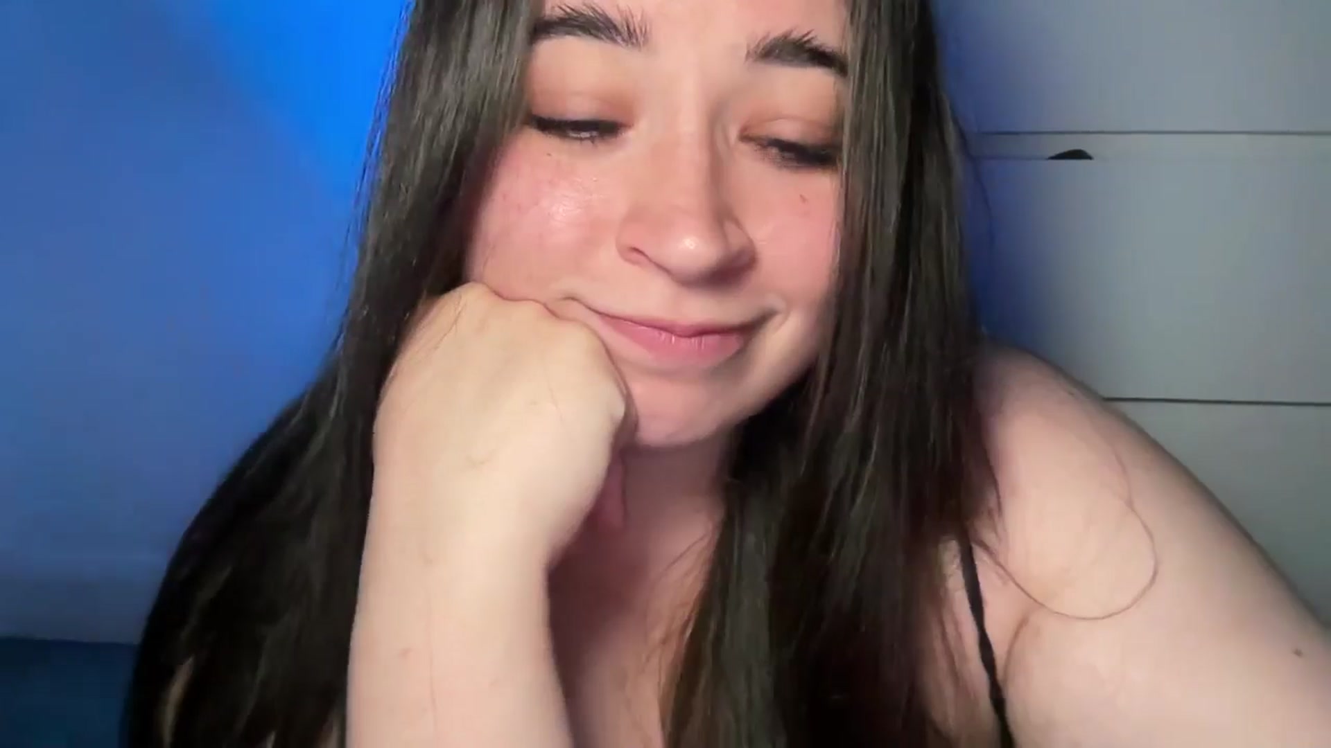 Gallery image thumbnail from Hasymura's myfreecams stream on, 05/14/2024, 24:28 image 16 of 20
