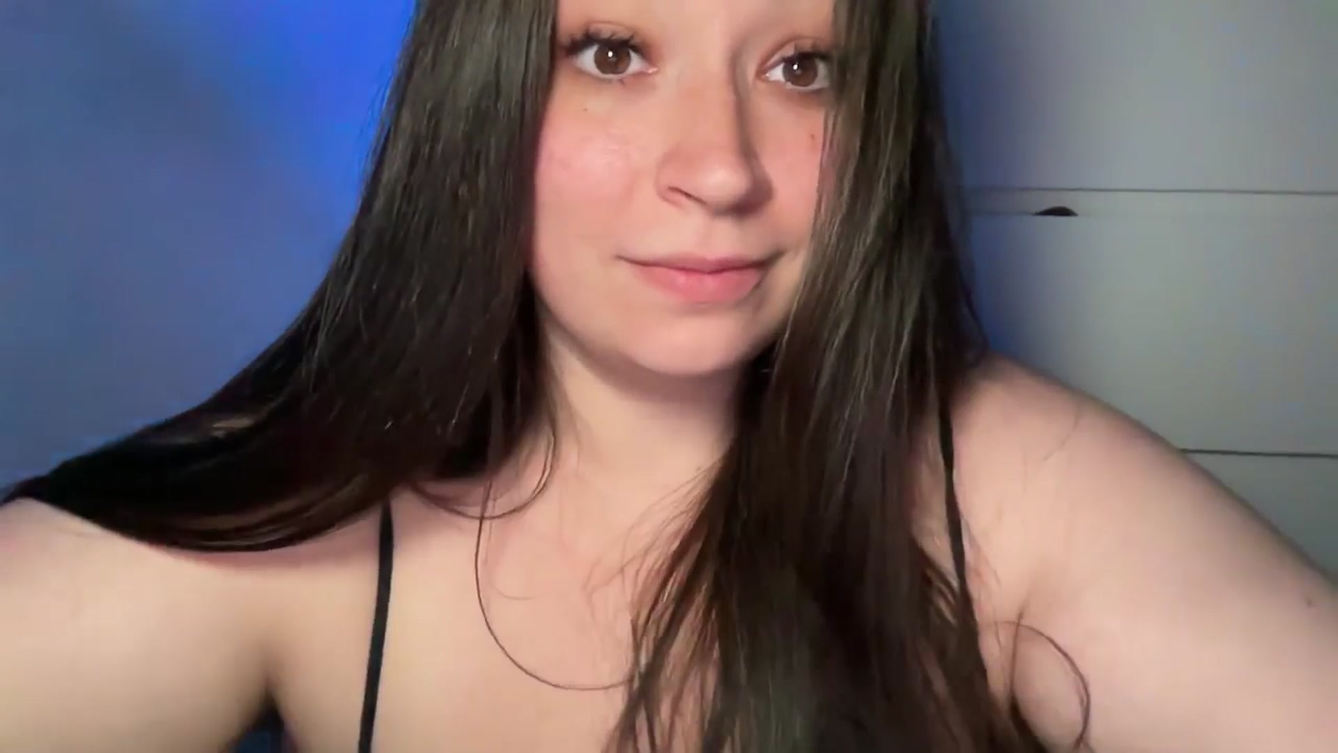 Gallery image thumbnail from Hasymura's myfreecams stream on, 05/14/2024, 24:28 image 15 of 20