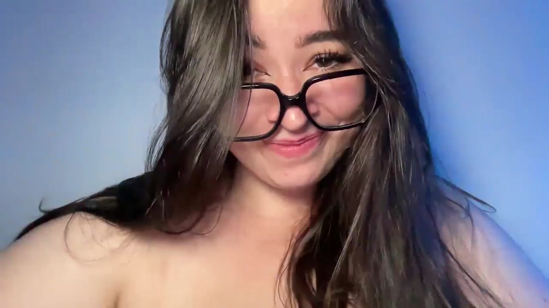 Gallery image thumbnail from Hasymura's myfreecams stream on, 05/29/2024, 24:18 image 14 of 20