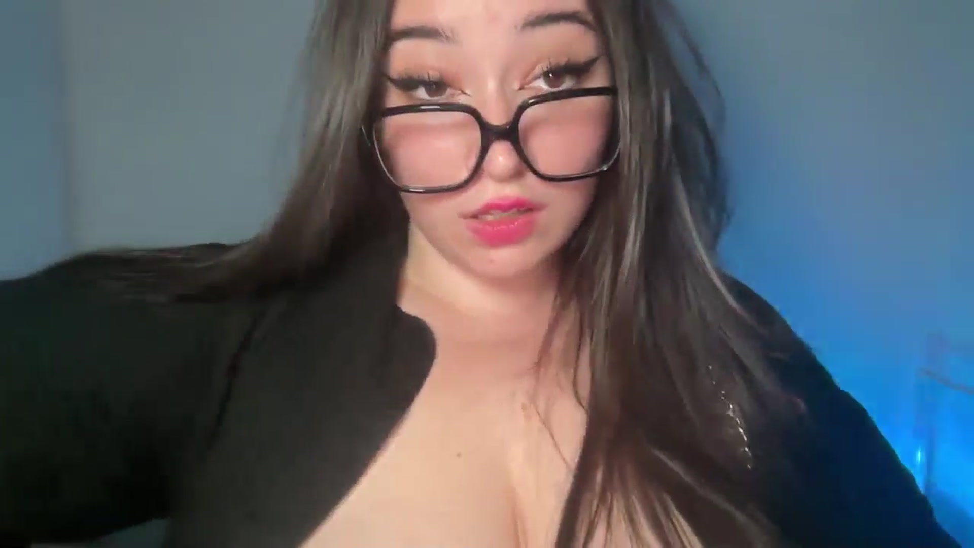 Gallery image thumbnail from Hasymura's myfreecams stream on, 05/29/2024, 23:01 image 6 of 20