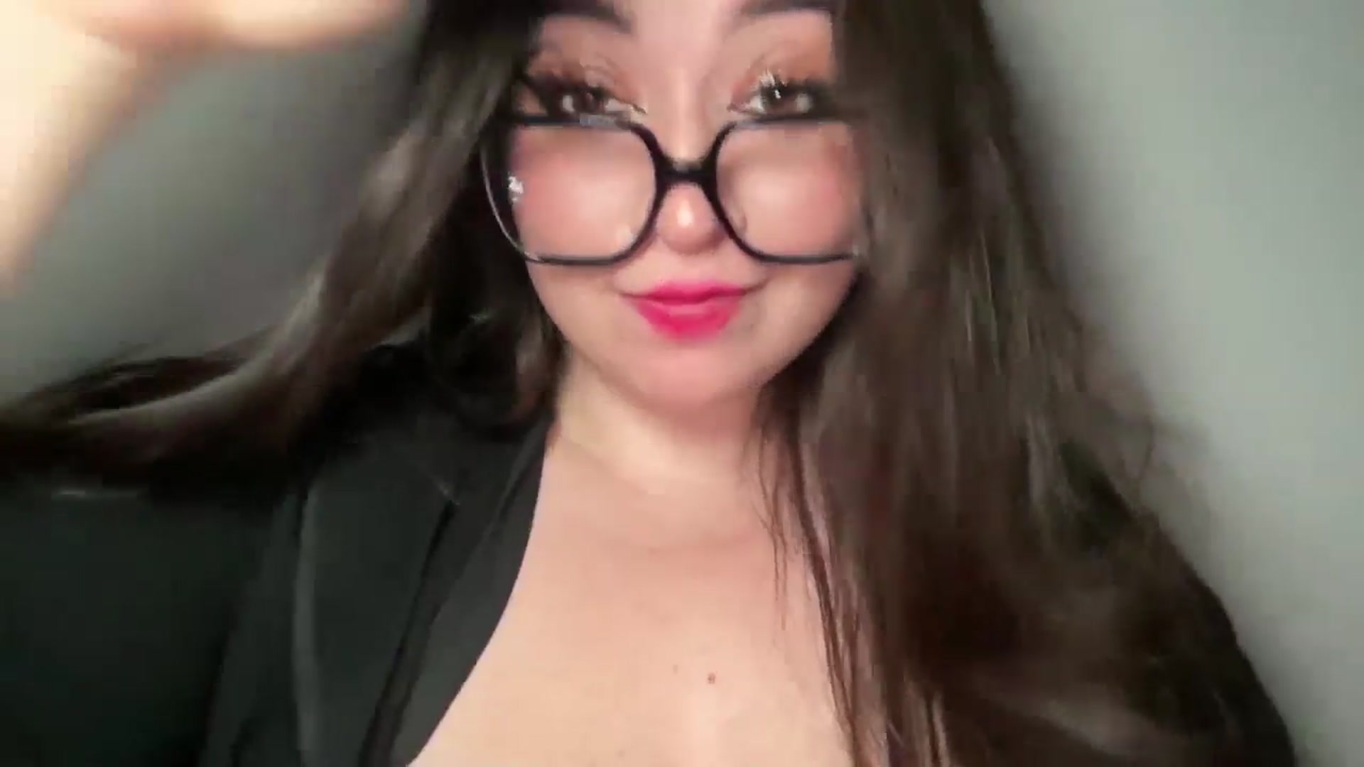Gallery image thumbnail from Hasymura's myfreecams stream on, 05/31/2024, 20:46 image 15 of 20