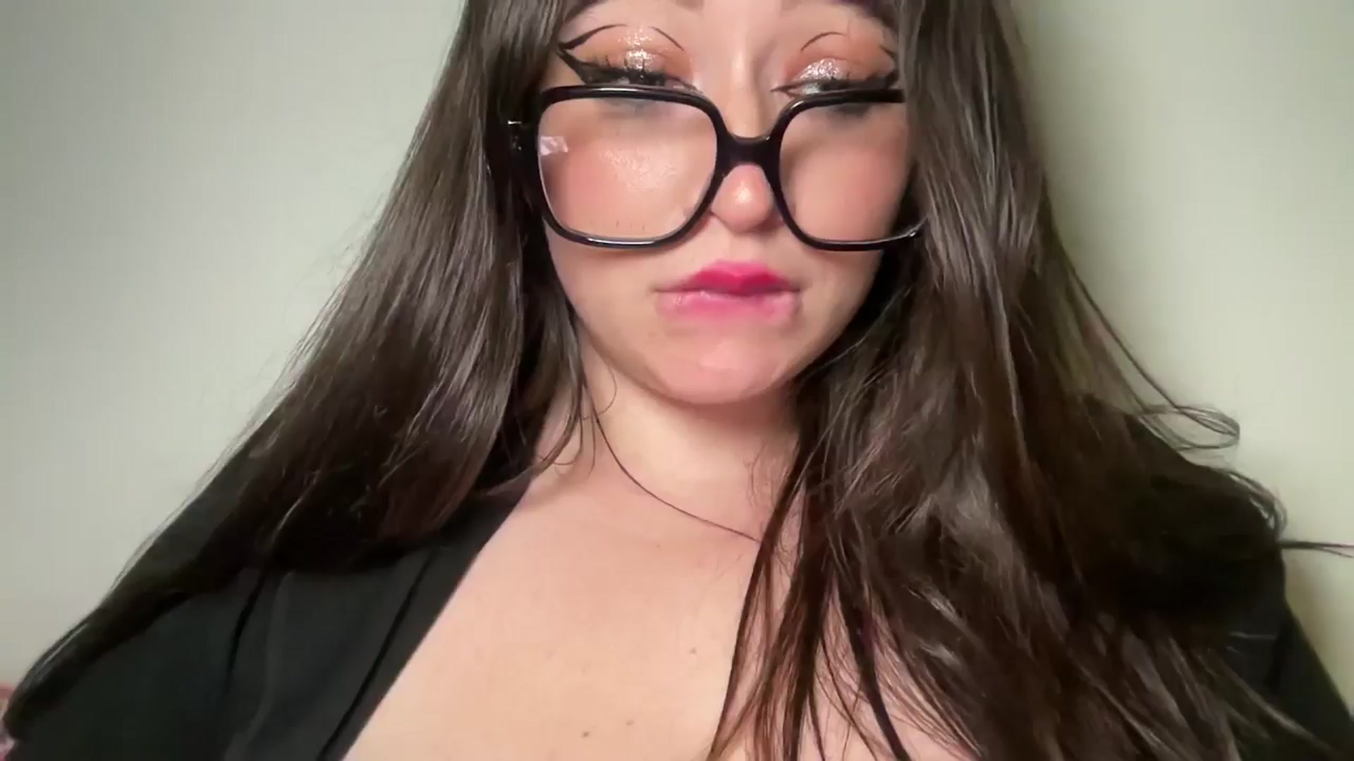 Gallery image thumbnail from Hasymura's myfreecams stream on, 05/31/2024, 22:58 image 10 of 20