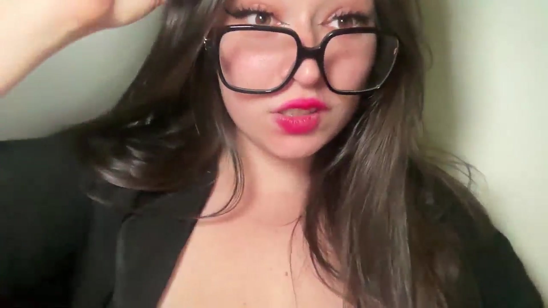 Gallery image thumbnail from Hasymura's myfreecams stream on, 06/07/2024, 23:39 image 19 of 20
