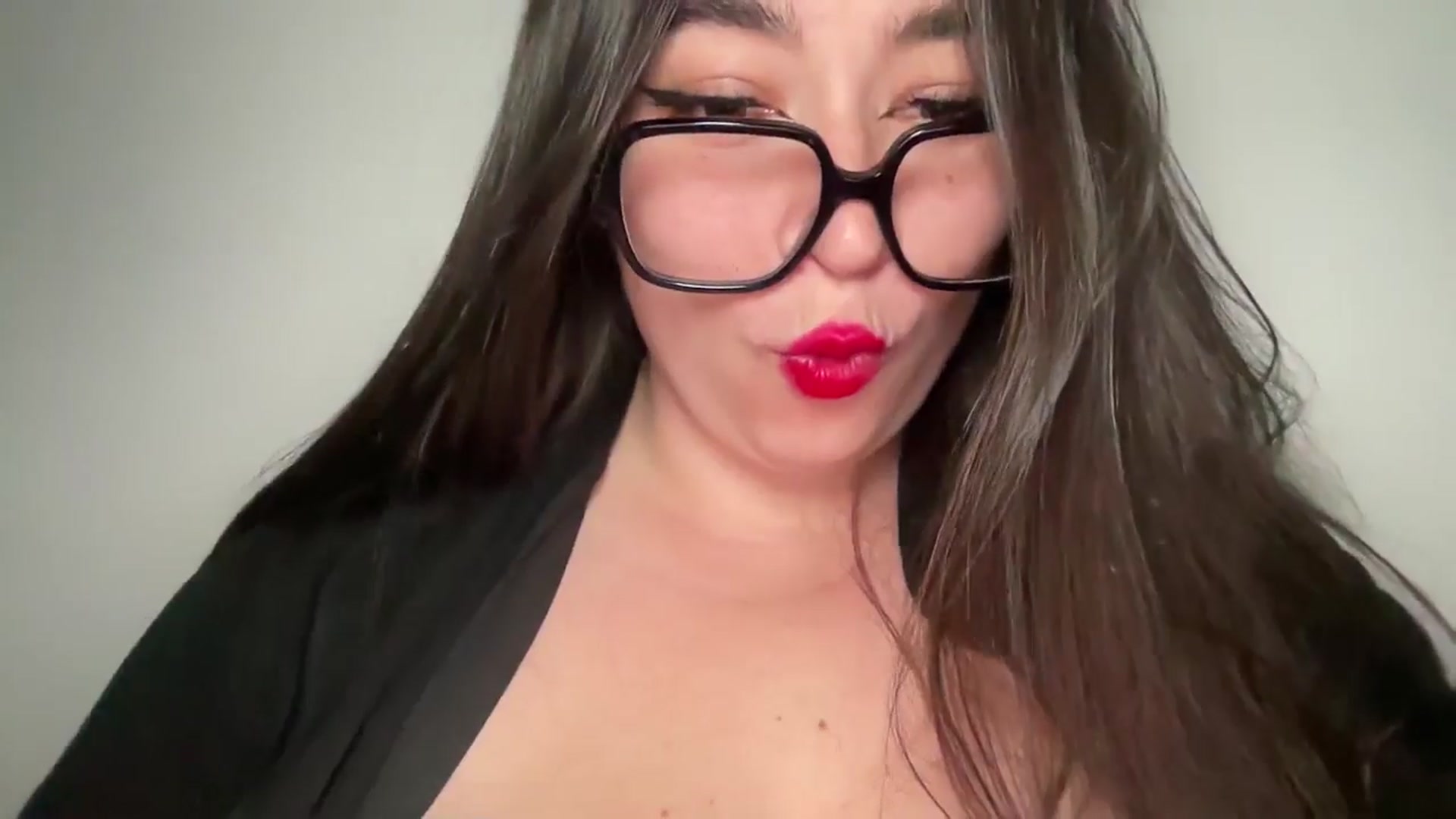 Gallery image thumbnail from Hasymura's myfreecams stream on, 06/09/2024, 22:33 image 6 of 20