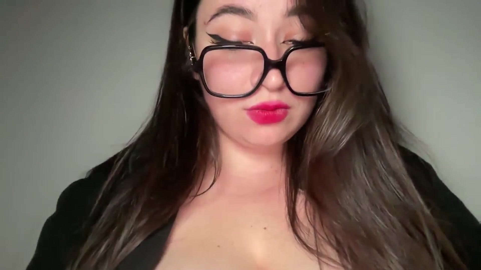 Gallery image thumbnail from Hasymura's myfreecams stream on, 06/11/2024, 22:48 image 19 of 20