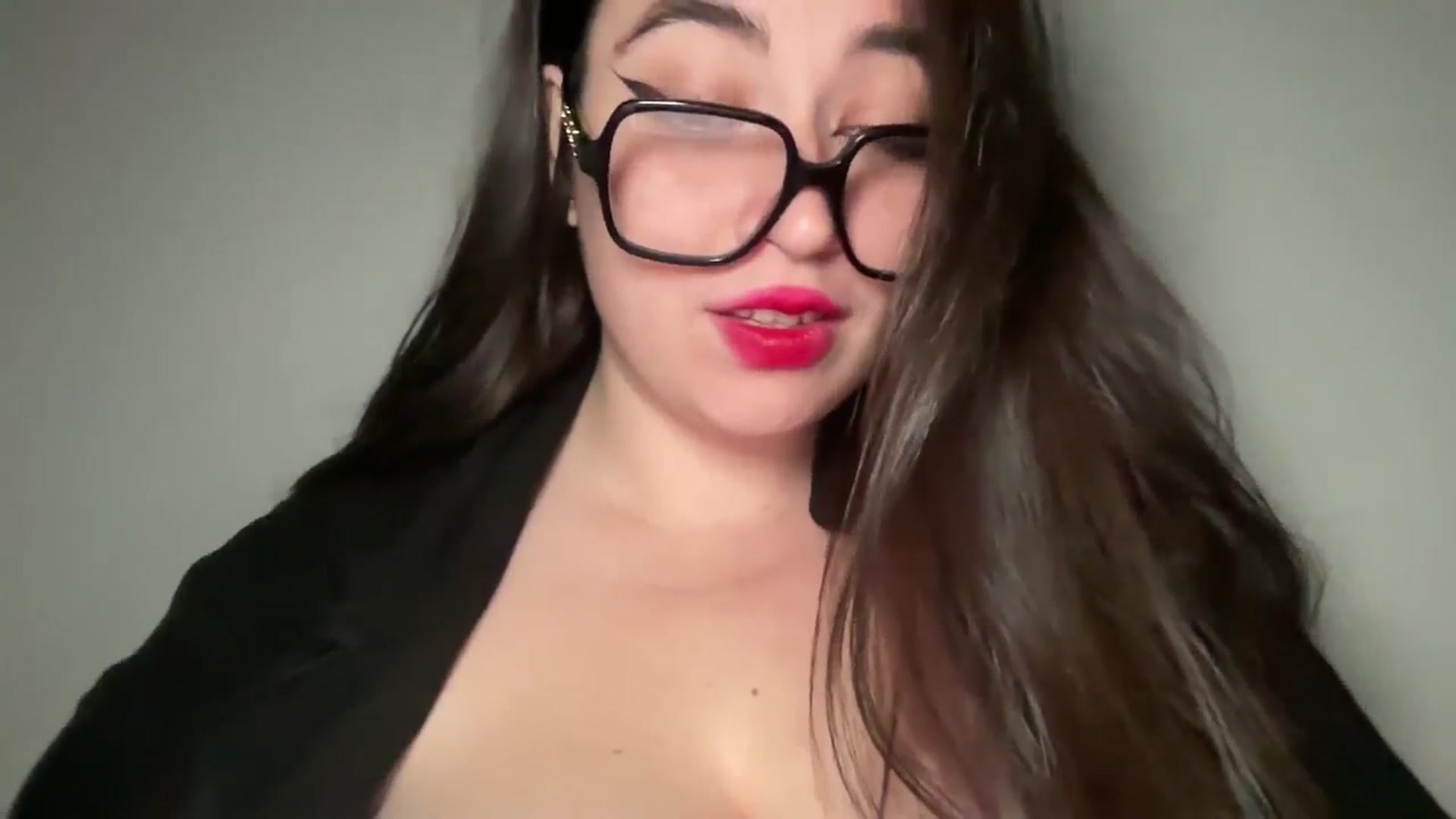 Gallery image thumbnail from Hasymura's myfreecams stream on, 06/12/2024, 22:08 image 10 of 20