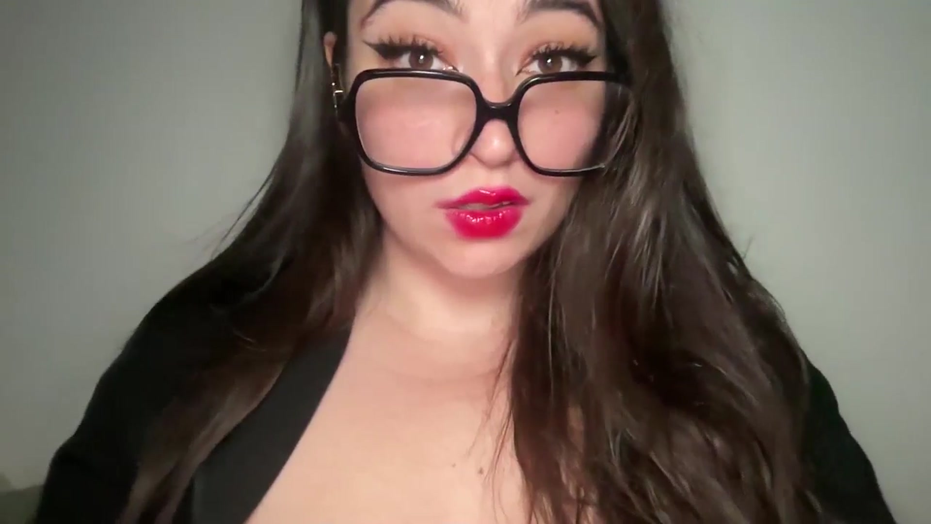 Gallery image thumbnail from Hasymura's myfreecams stream on, 06/13/2024, 22:34 image 3 of 20