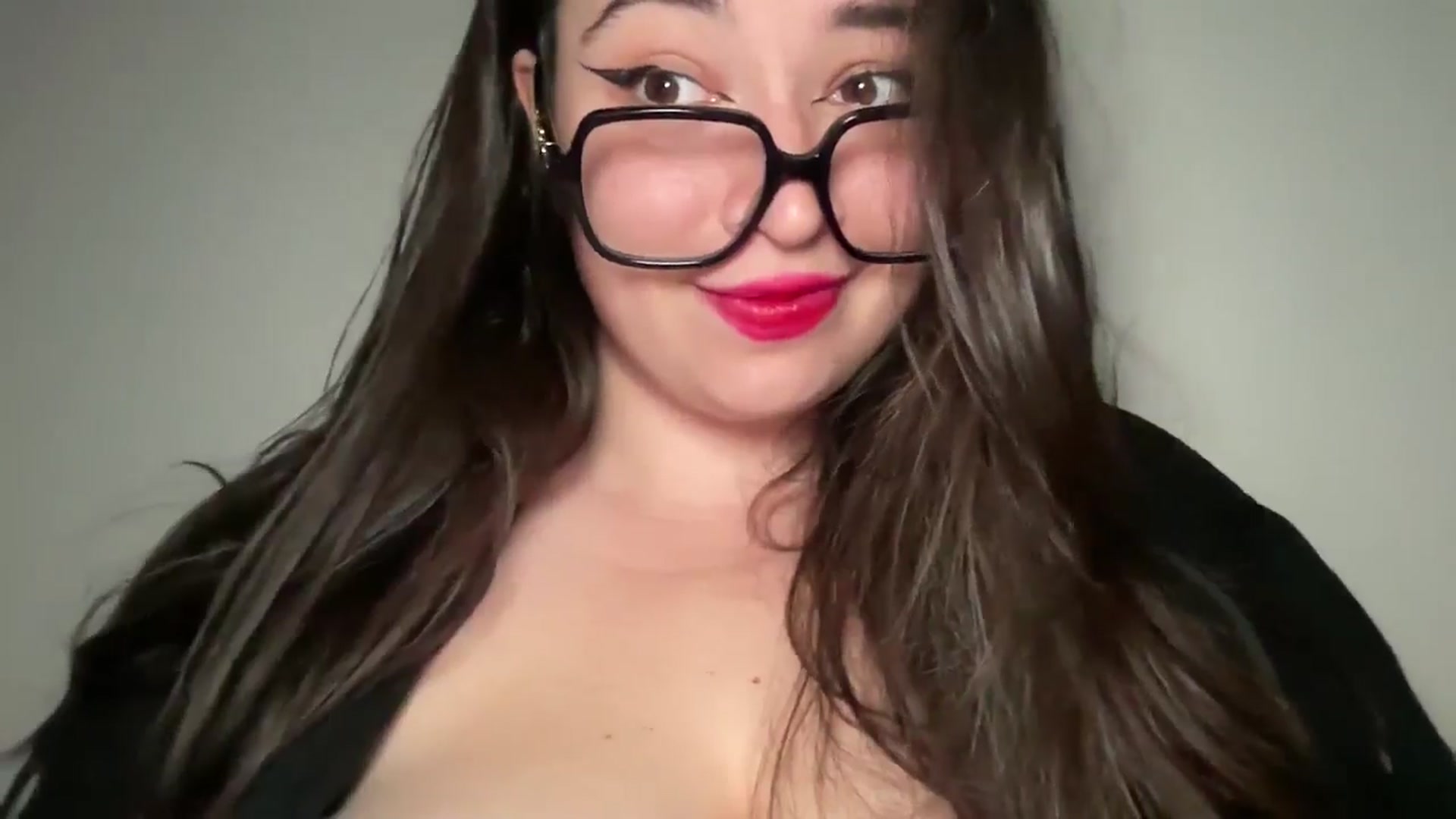 Gallery image thumbnail from Hasymura's myfreecams stream on, 06/17/2024, 20:41 image 11 of 20