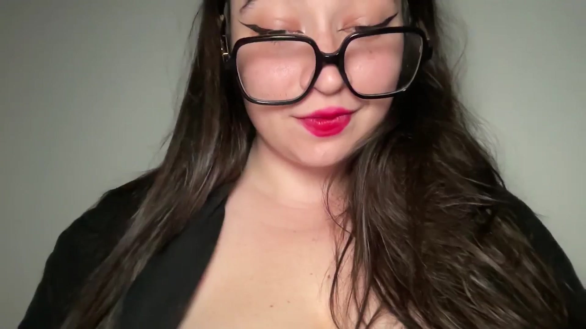 Gallery image thumbnail from Hasymura's myfreecams stream on, 06/17/2024, 21:17 image 4 of 20